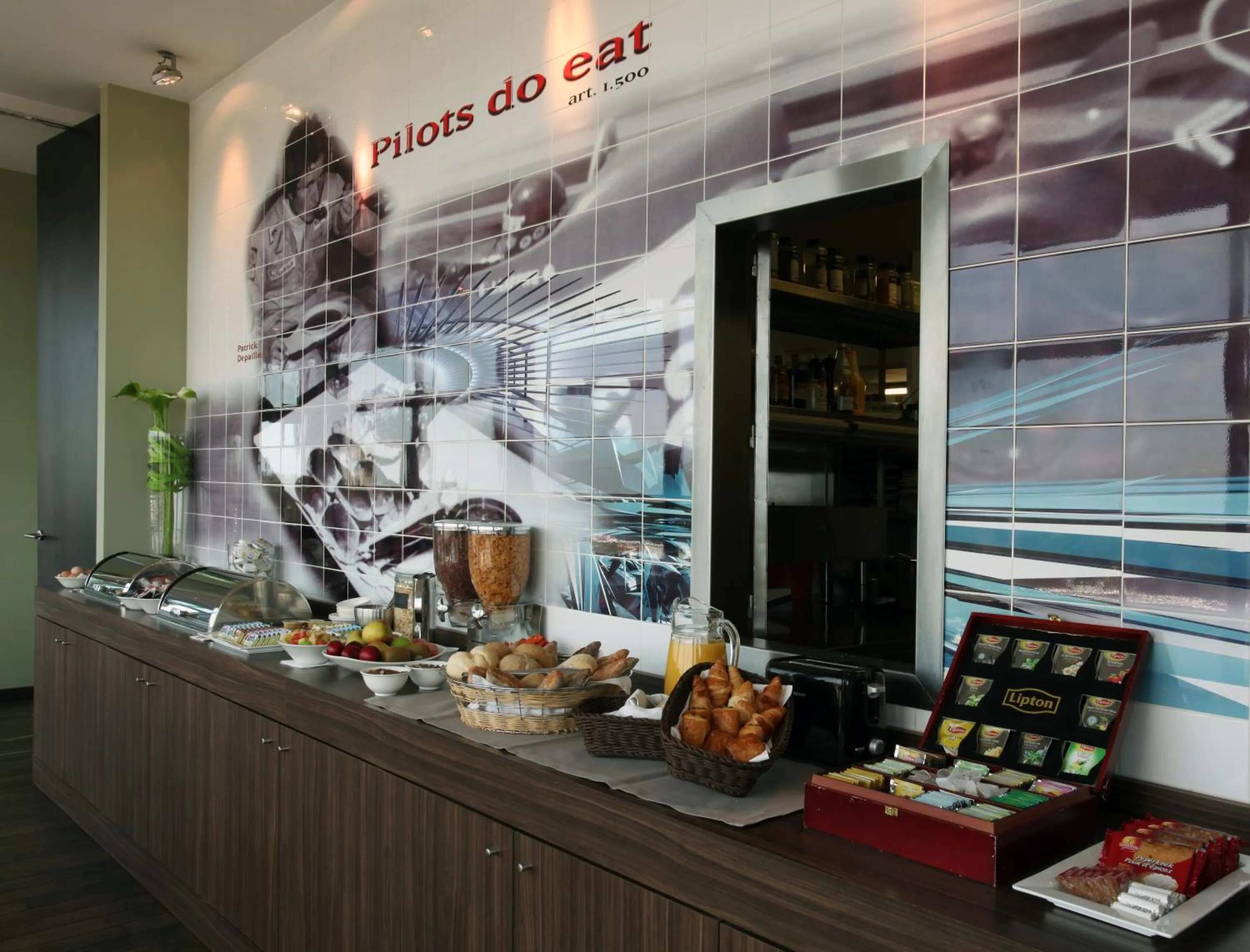 Food and drinks in Hotel De Pits