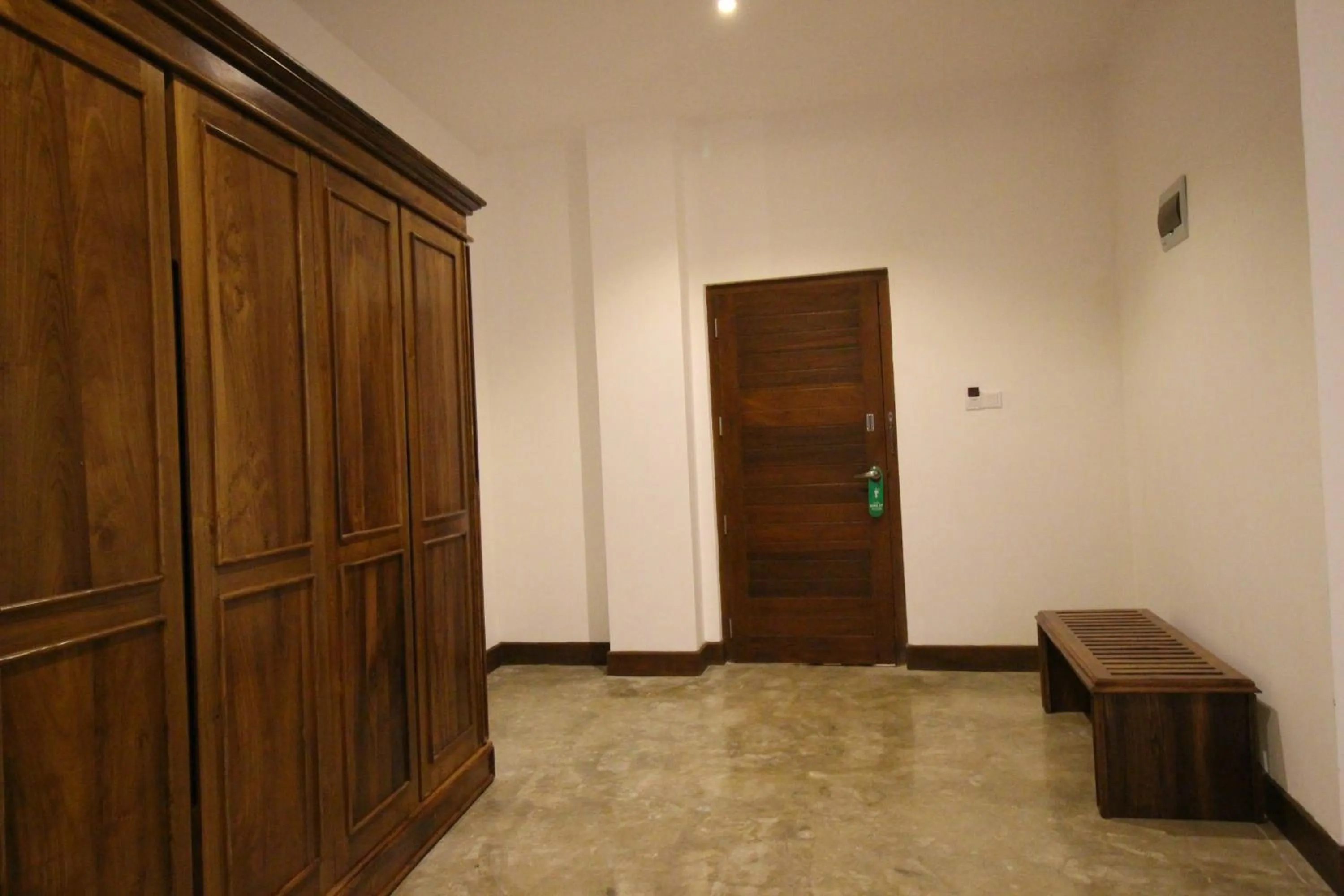 wardrobe in Hotel Refresh Blue