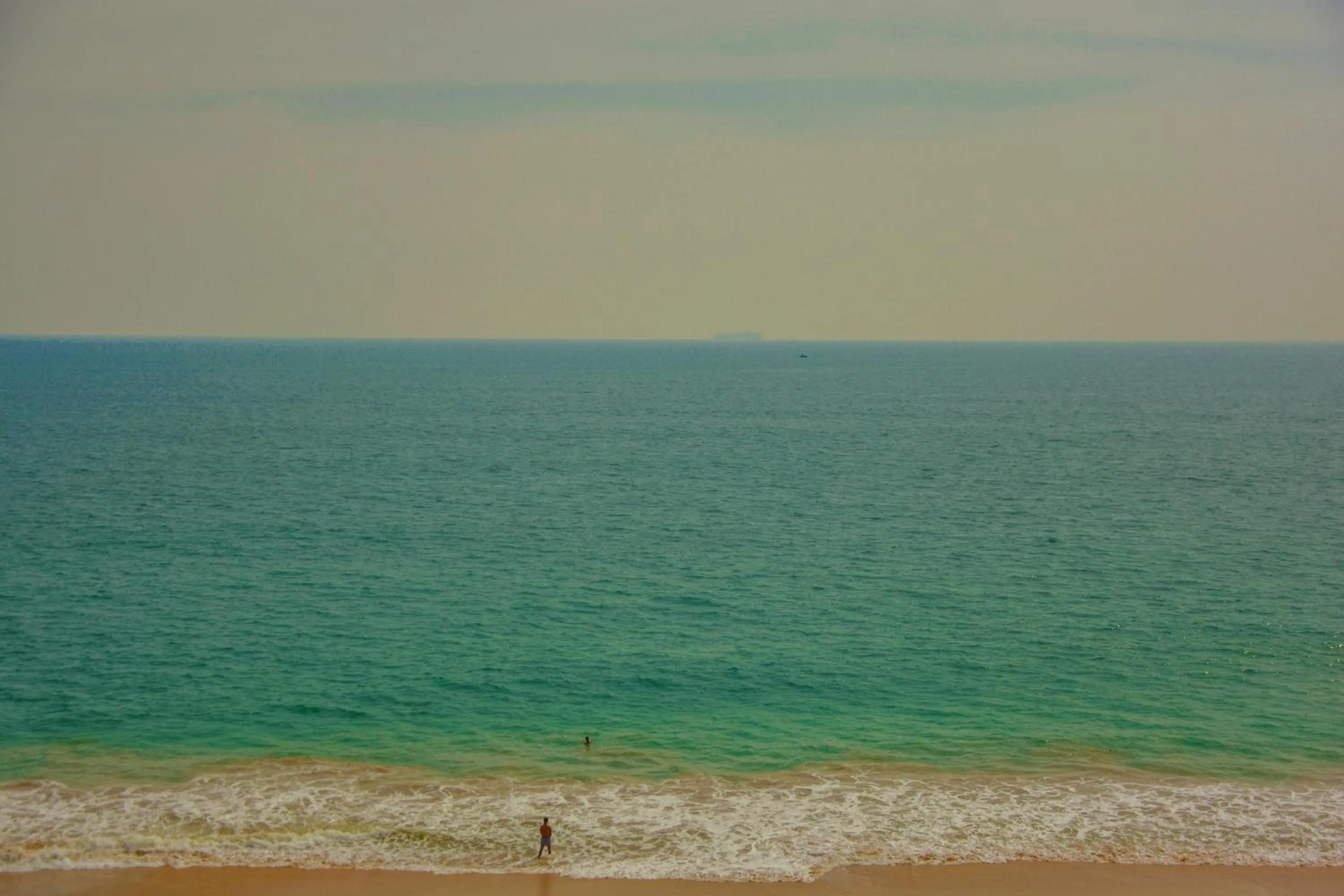 Beach in Hotel Refresh Blue
