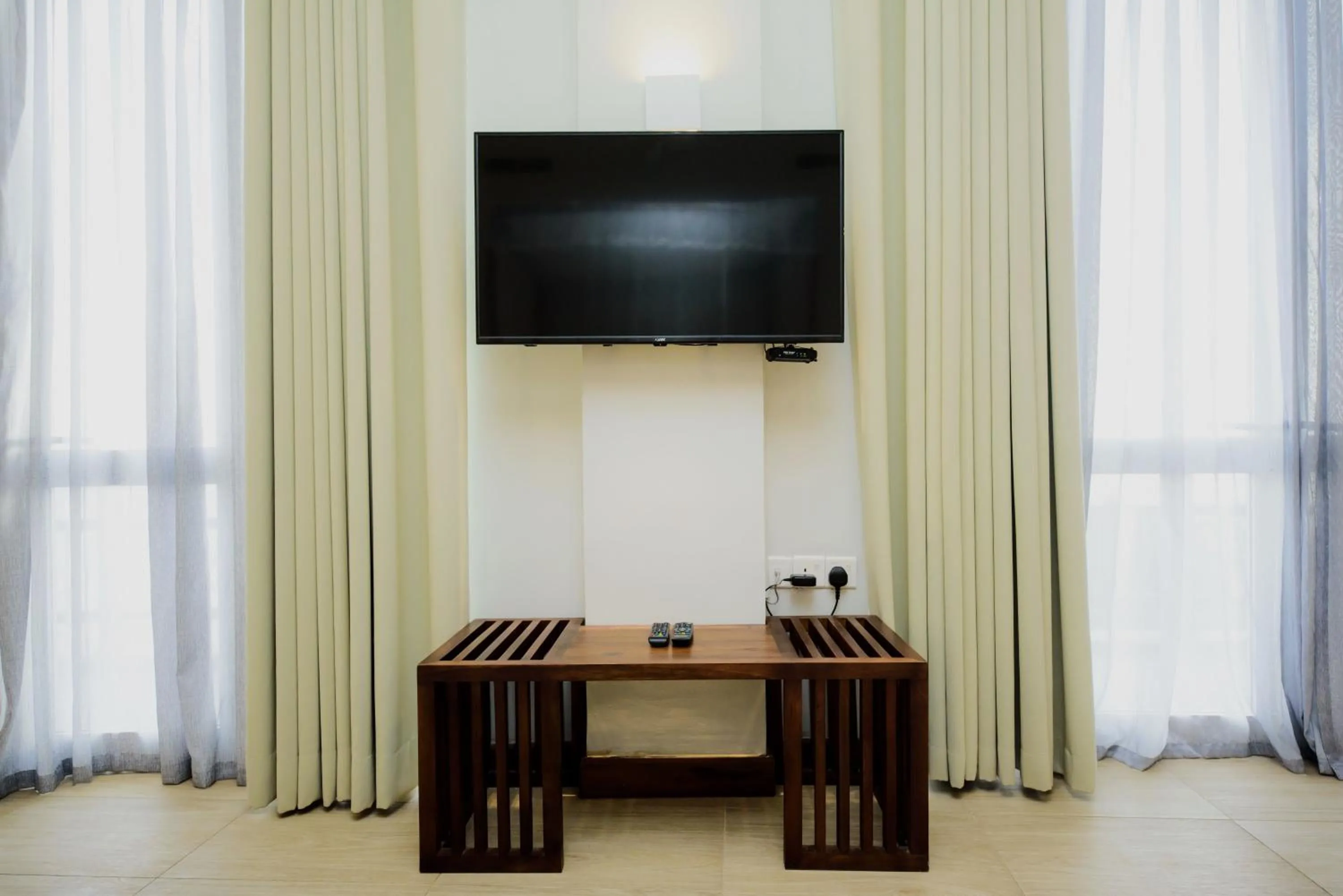 TV and multimedia in Hotel Refresh Blue
