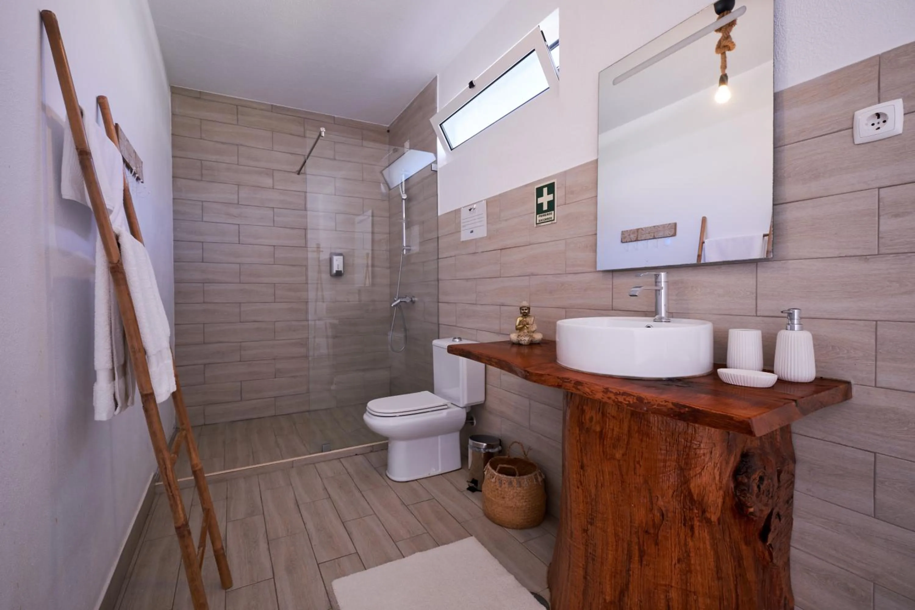 Shower in A Casa Branca - with Pool & Jacuzzi