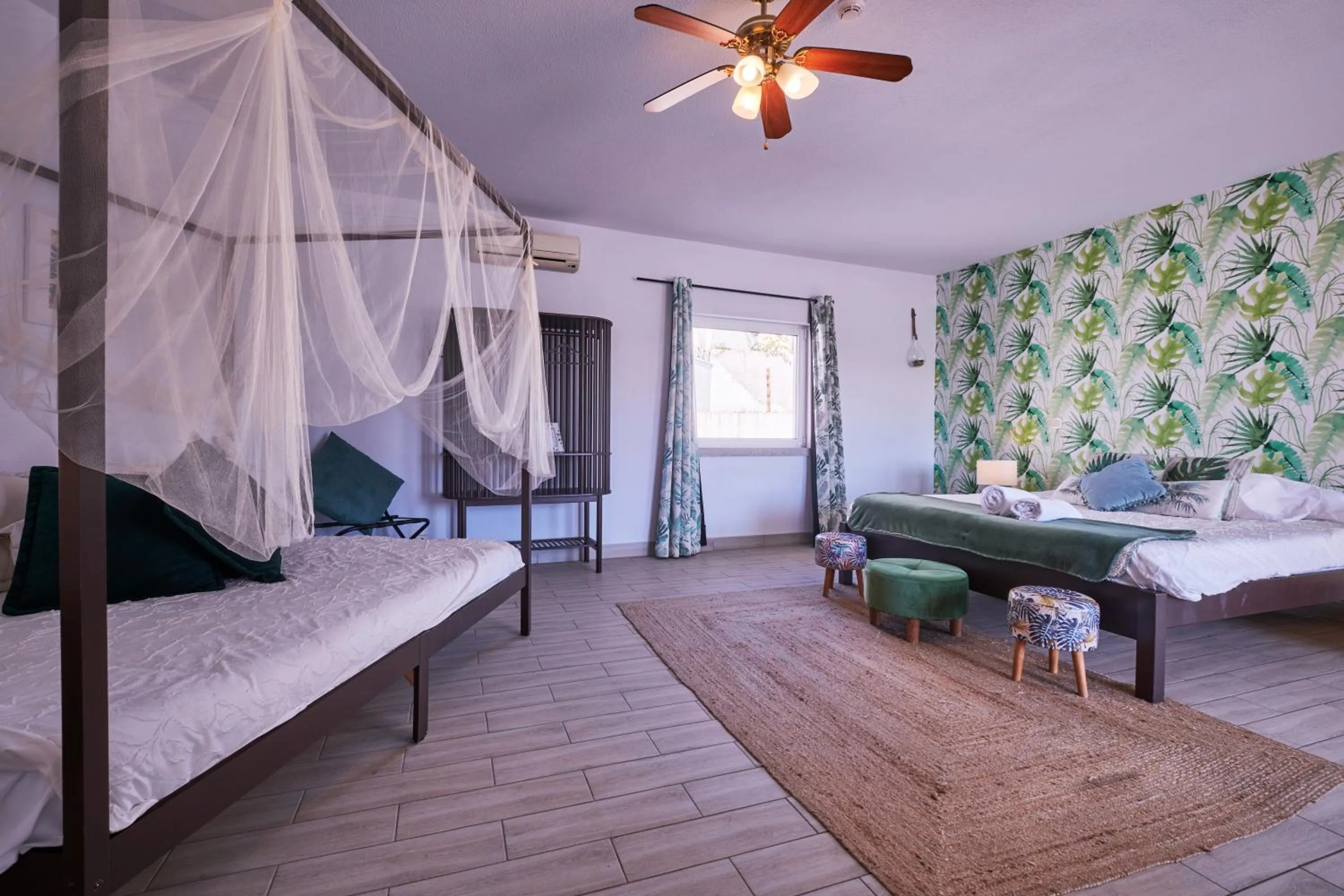 Photo of the whole room, Bed in A Casa Branca - with Pool & Jacuzzi