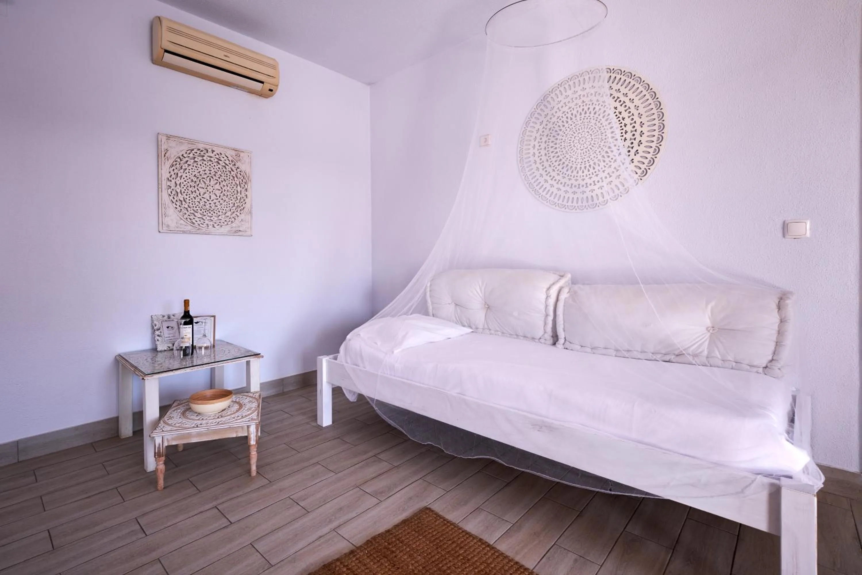 Seating area, Bed in A Casa Branca - with Pool & Jacuzzi