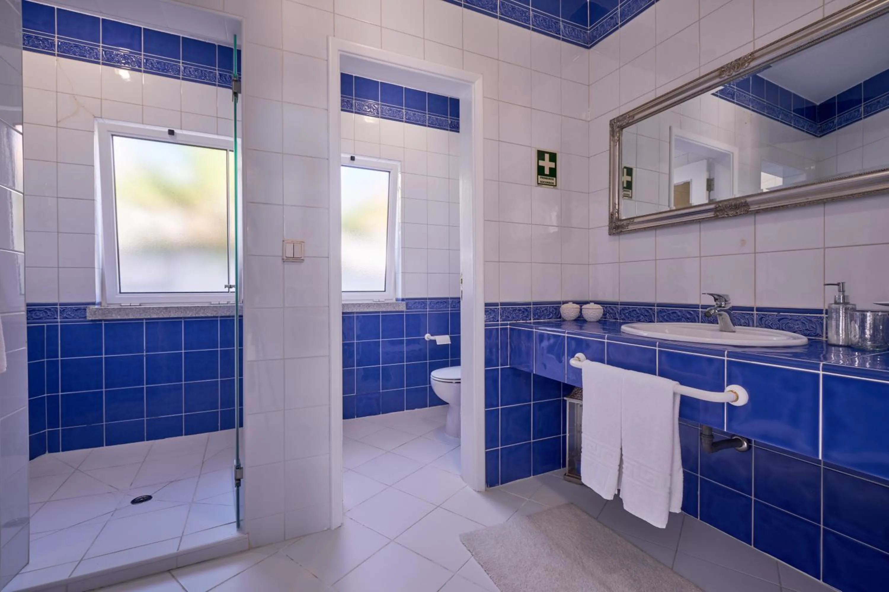 Shower in A Casa Branca - with Pool & Jacuzzi