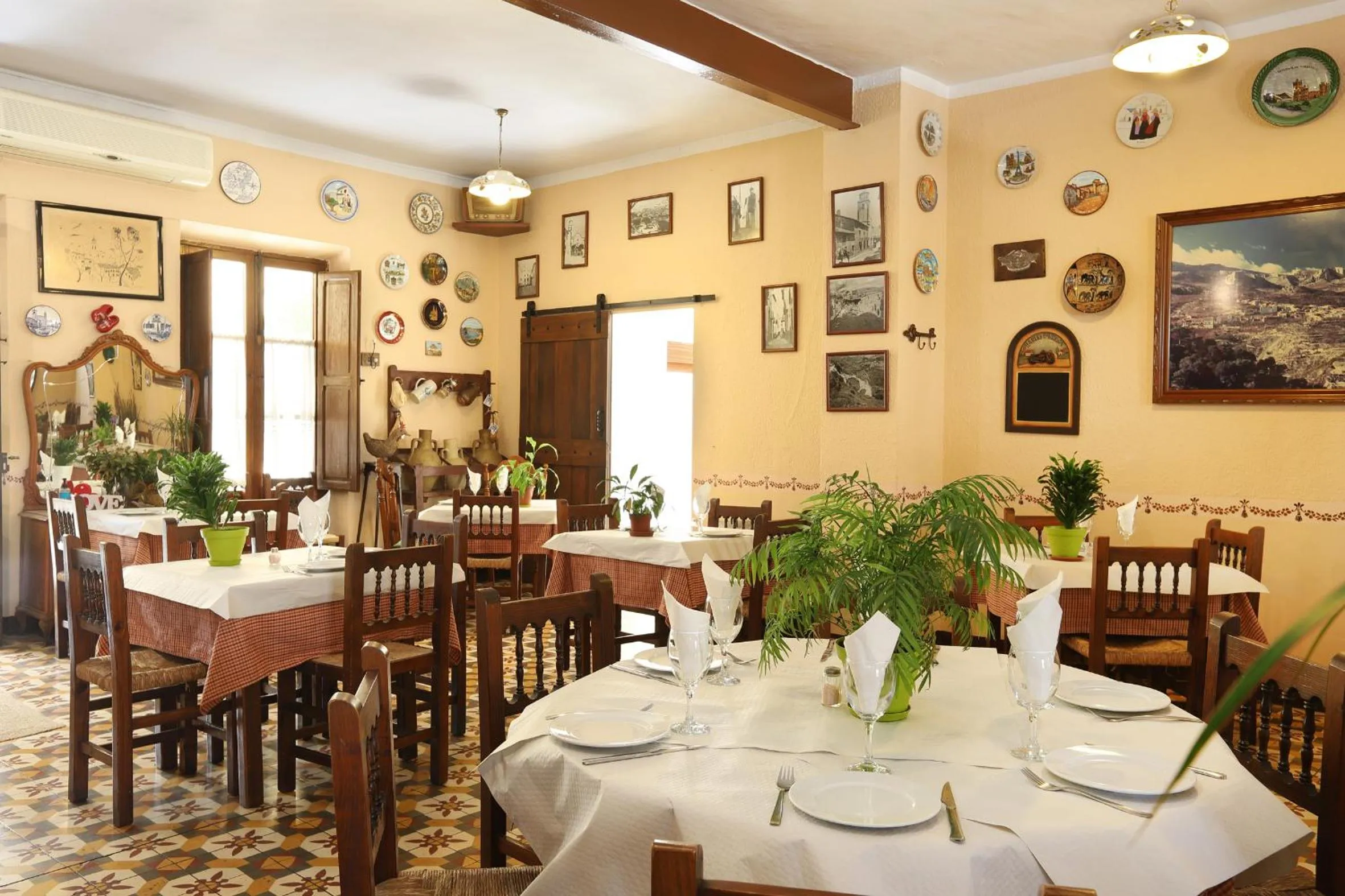 Restaurant/places to eat in Nasilvana Hotel & Spa Adults Only