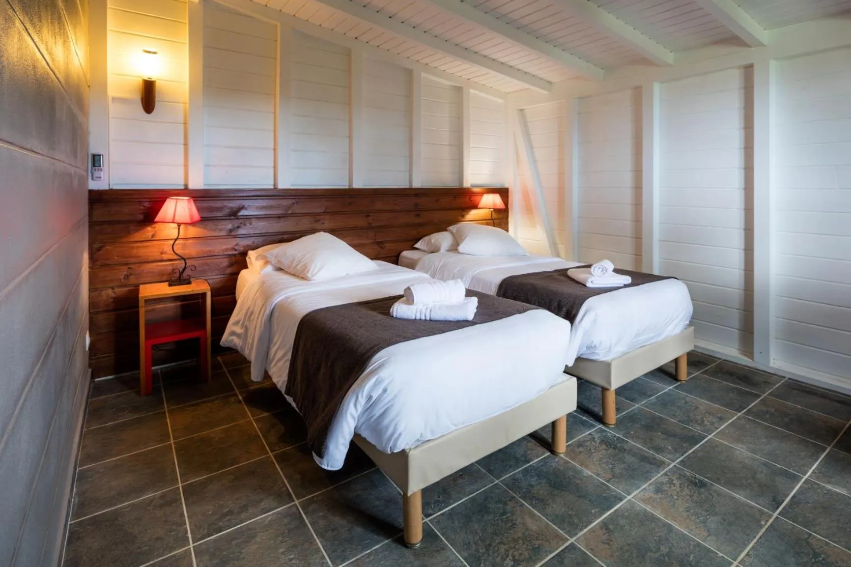 Bed in Le Rayon Vert - Hôtel & Restaurant VUE SUR MER