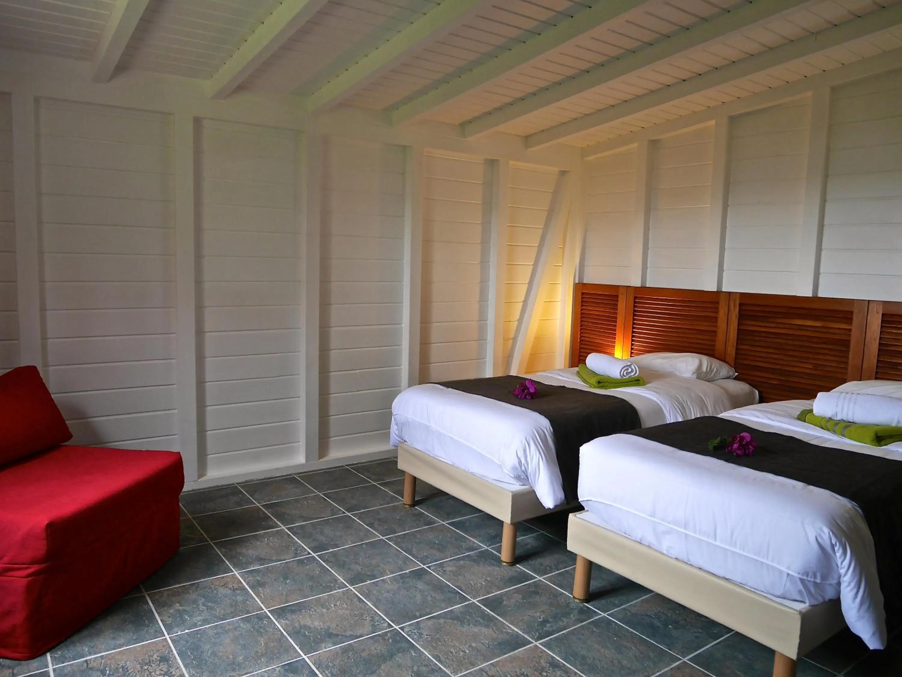 Photo of the whole room, Bed in Le Rayon Vert - Hôtel & Restaurant VUE SUR MER