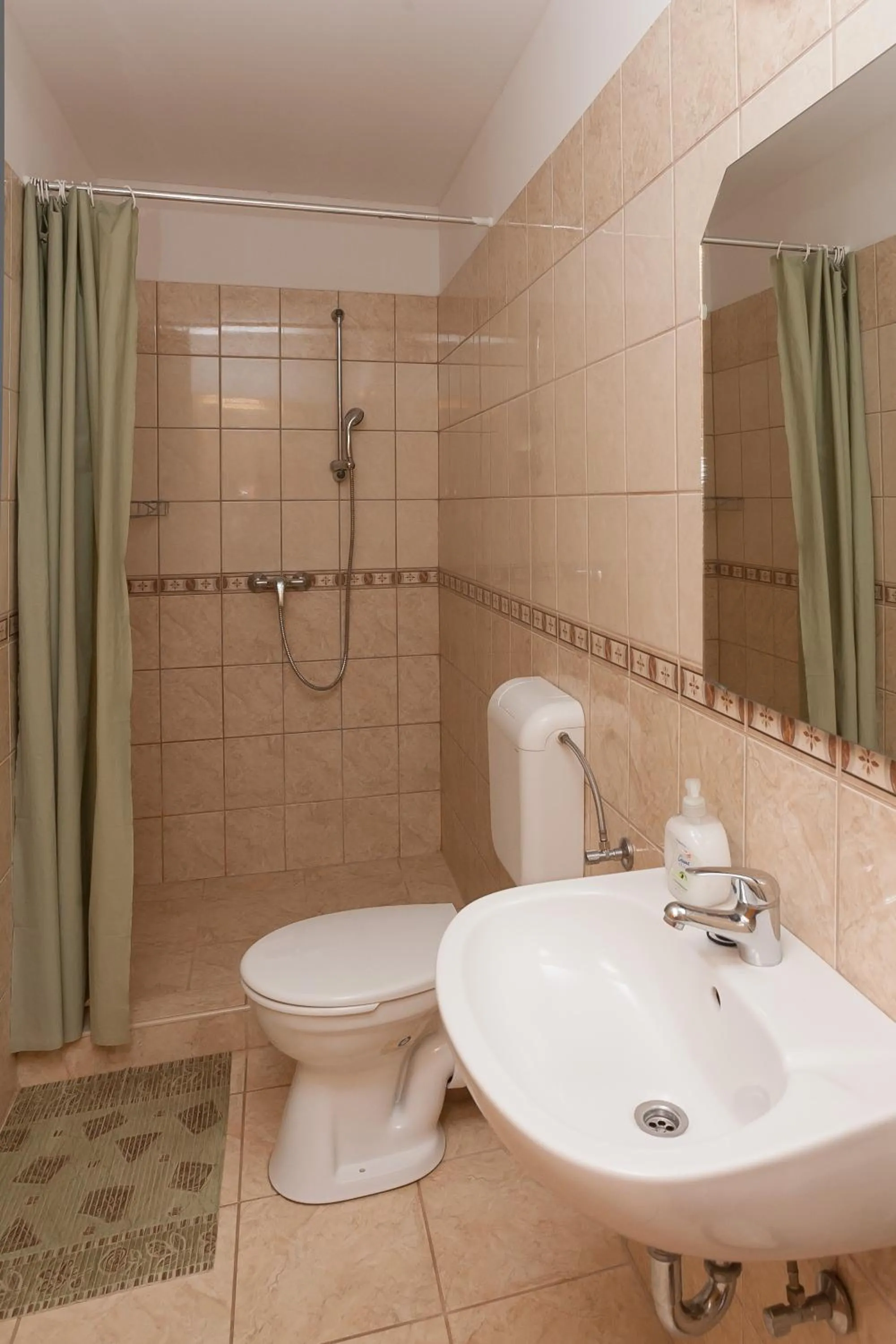 Bathroom in Páratlan Apartmanház
