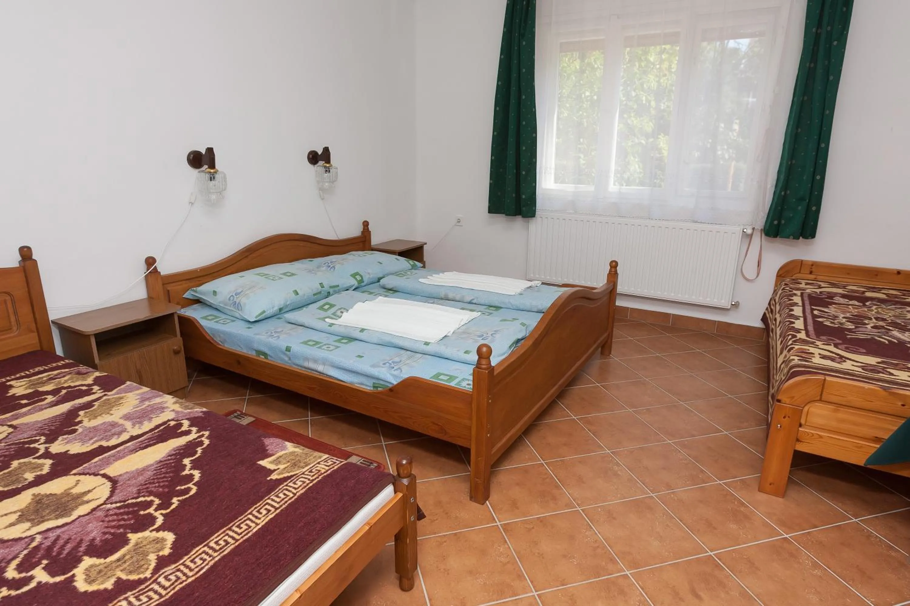 Bedroom, Bed in Páratlan Apartmanház