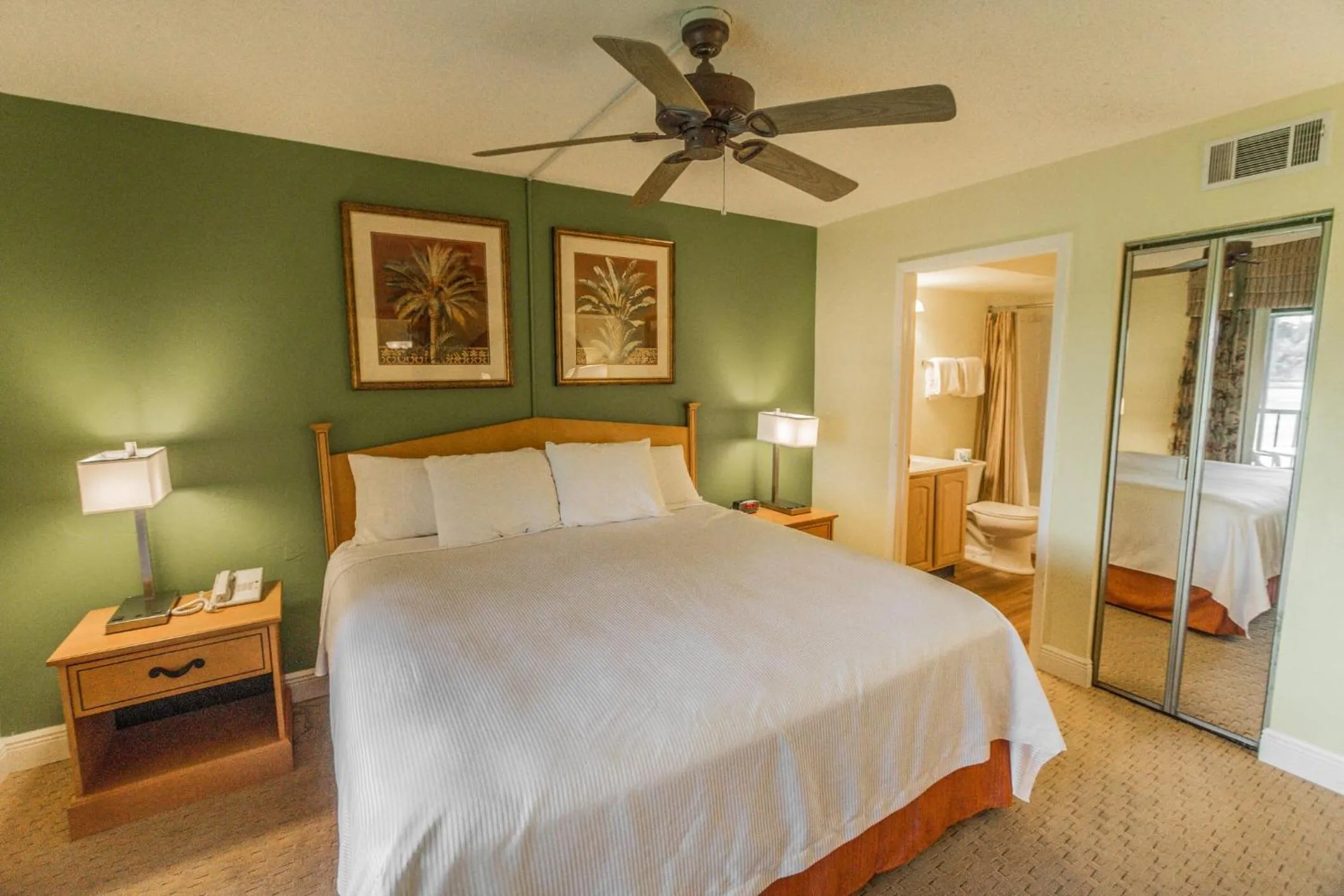 Bedroom, Bed in Lehigh Resort Club