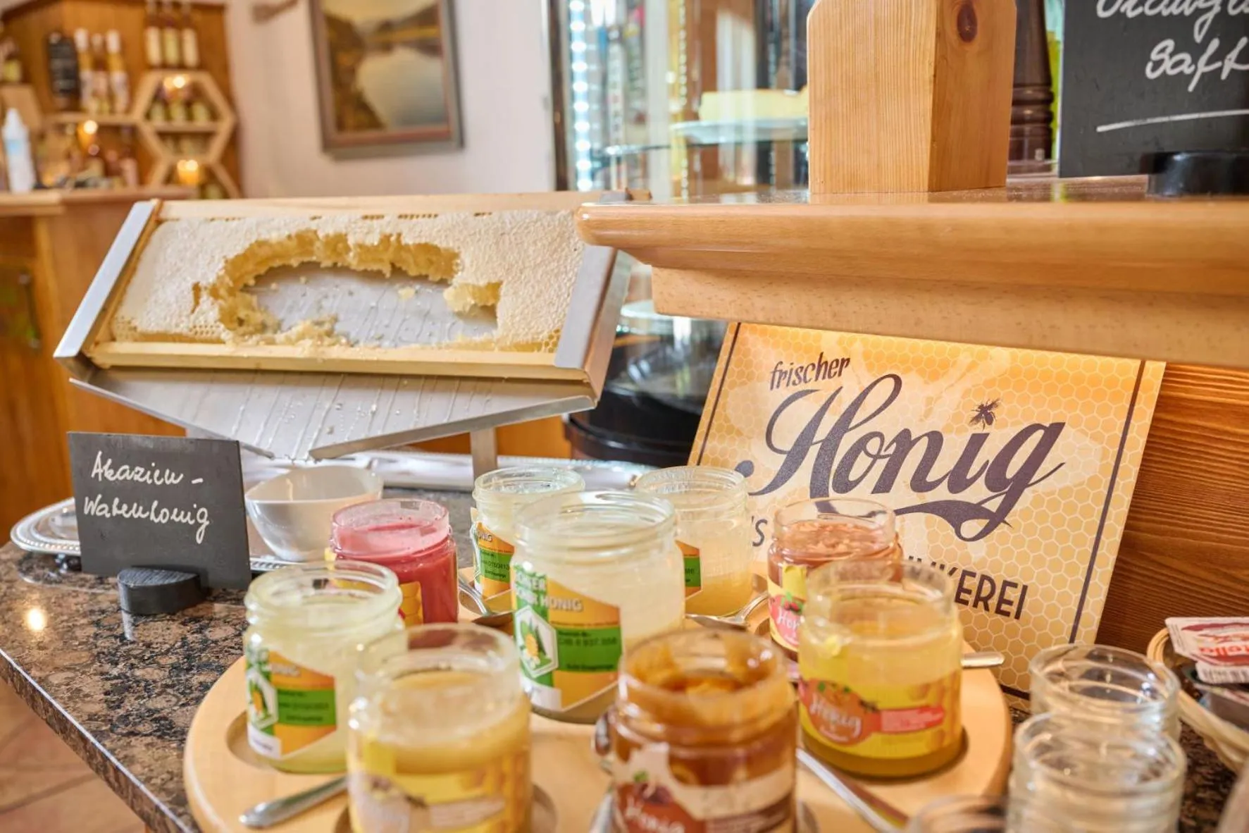 Buffet breakfast in Hotel Vierenstraße