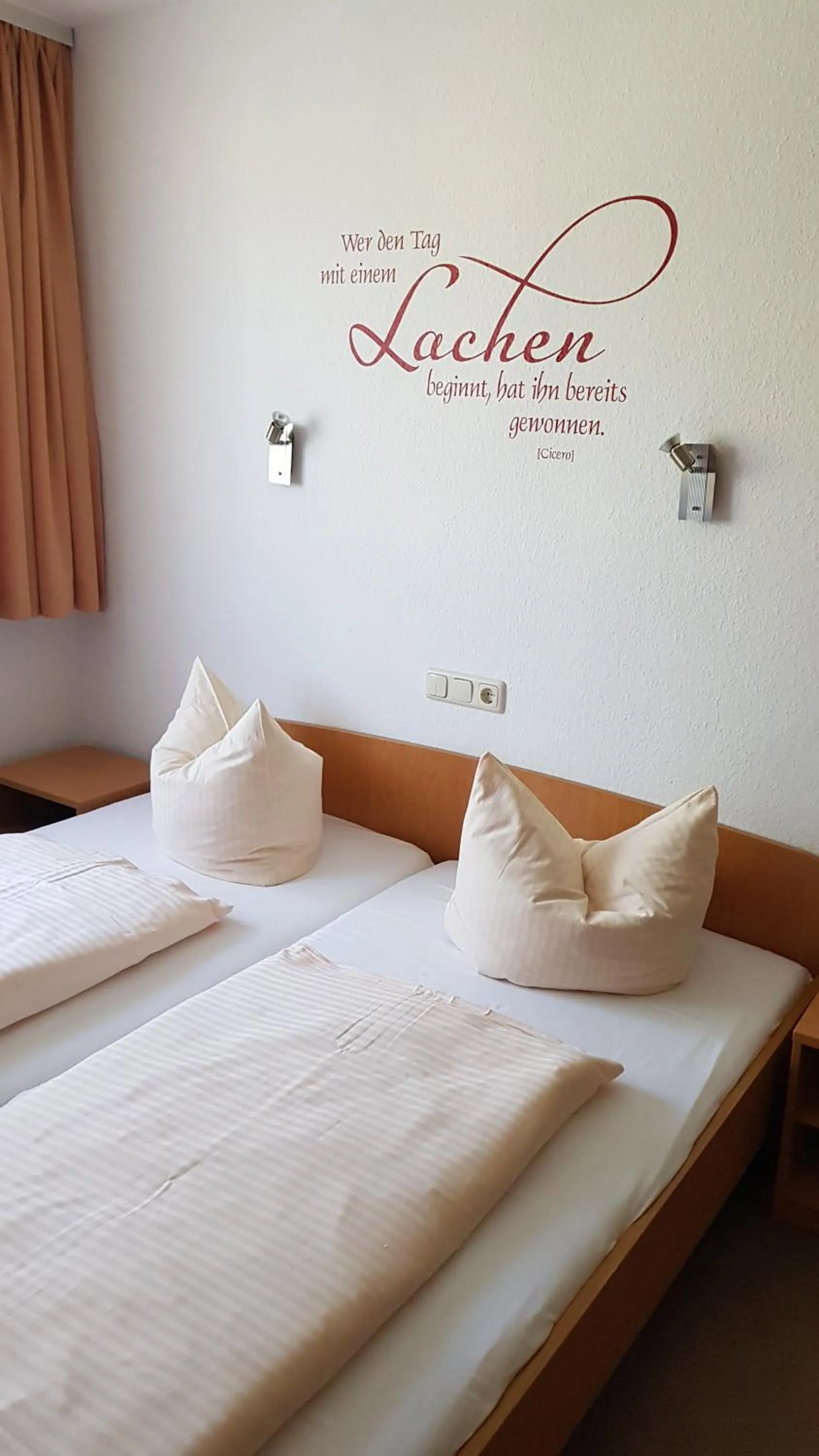 Photo of the whole room, Bed in Hotel Vierenstraße