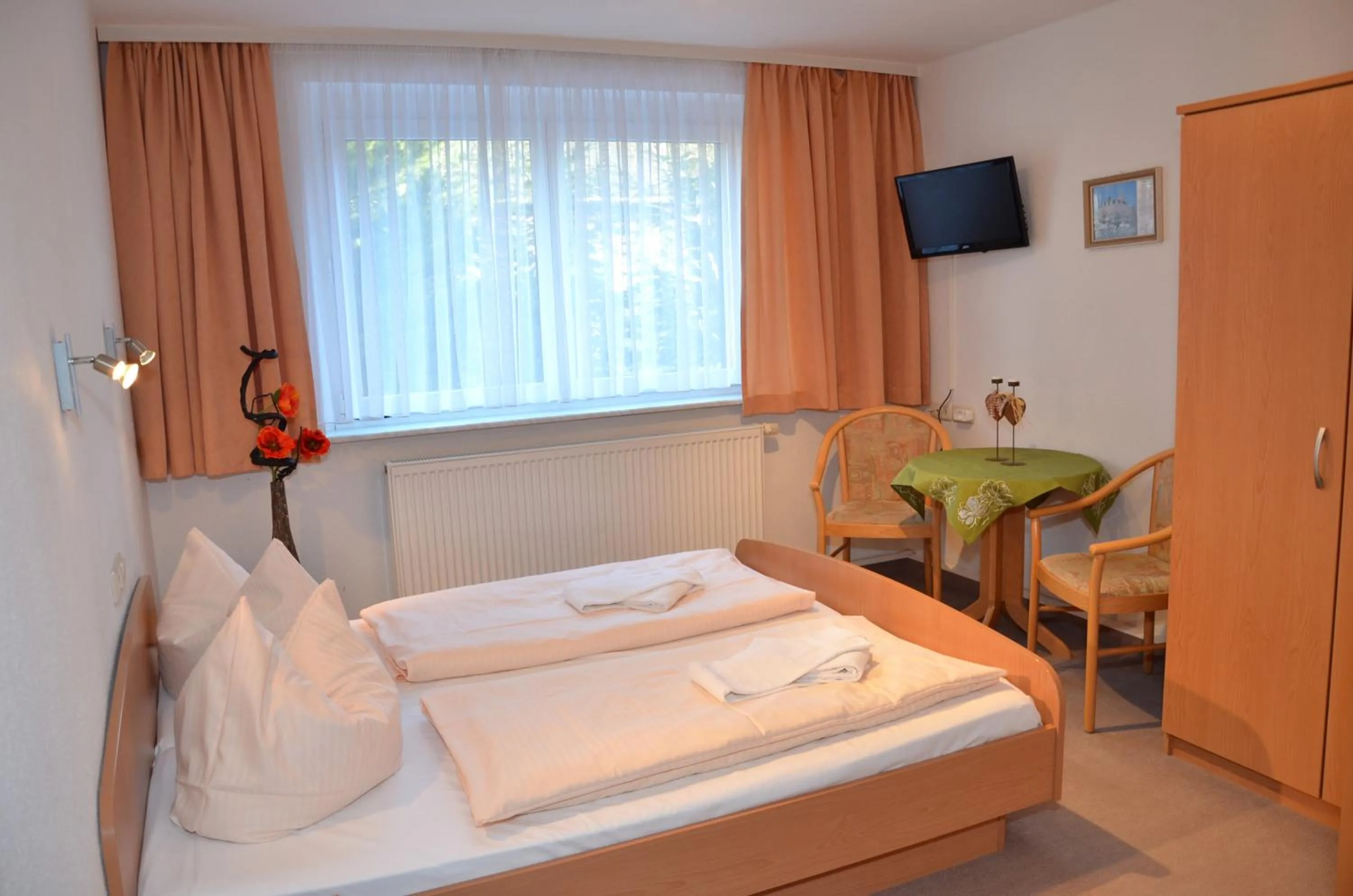Photo of the whole room, Bed in Hotel Vierenstraße