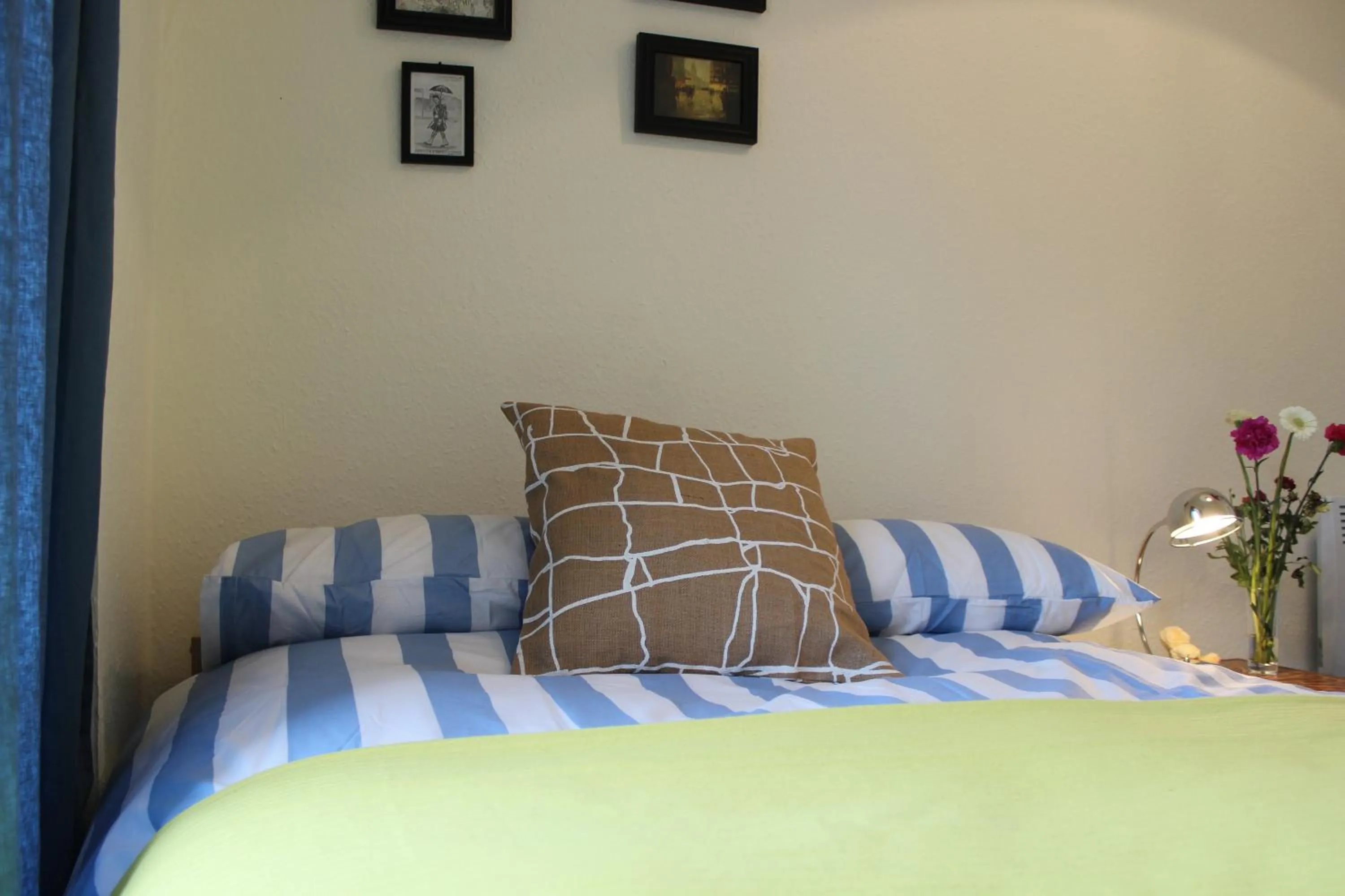 Bedroom in William Wallace Hotel