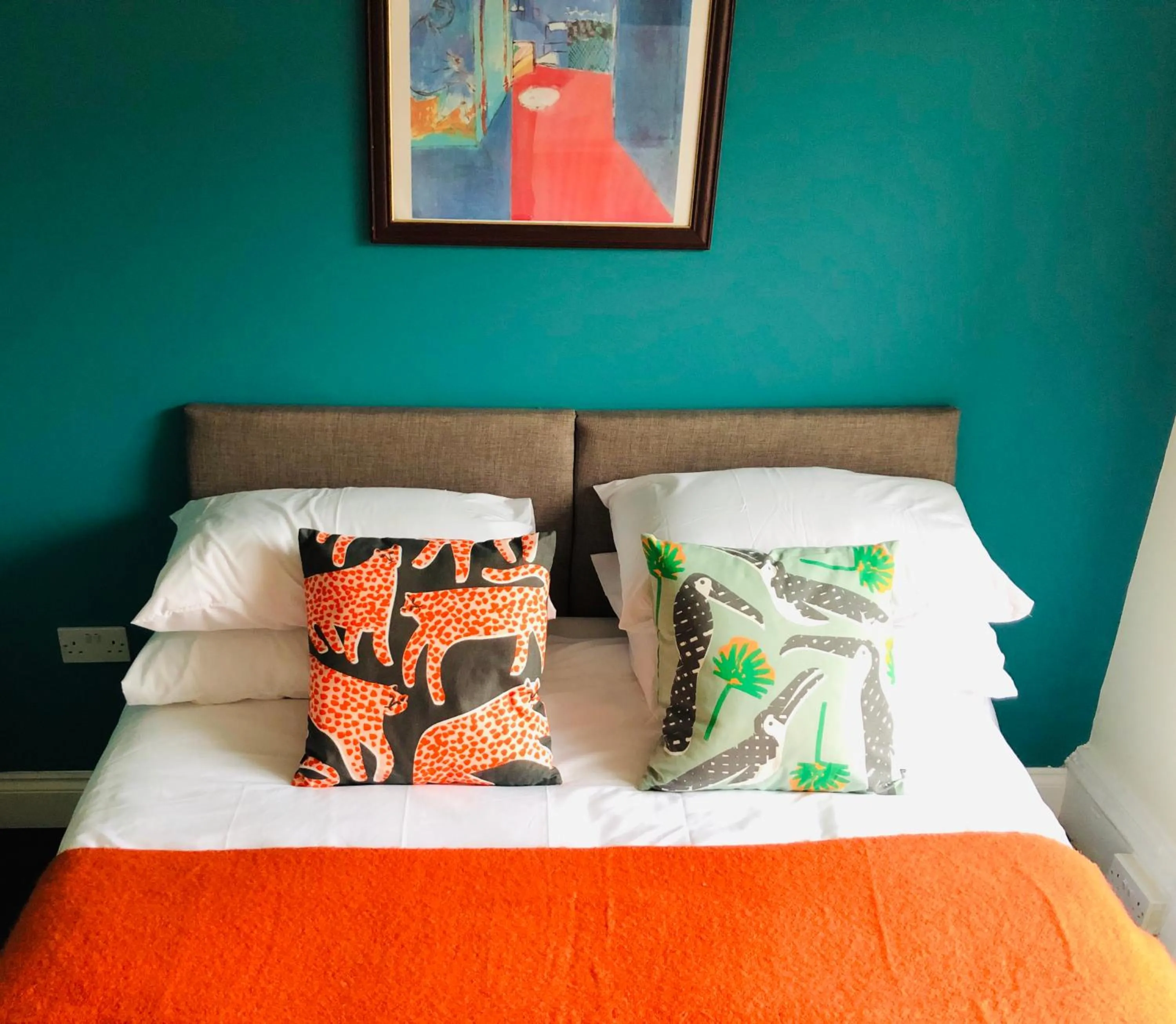 Photo of the whole room in William Wallace Hotel