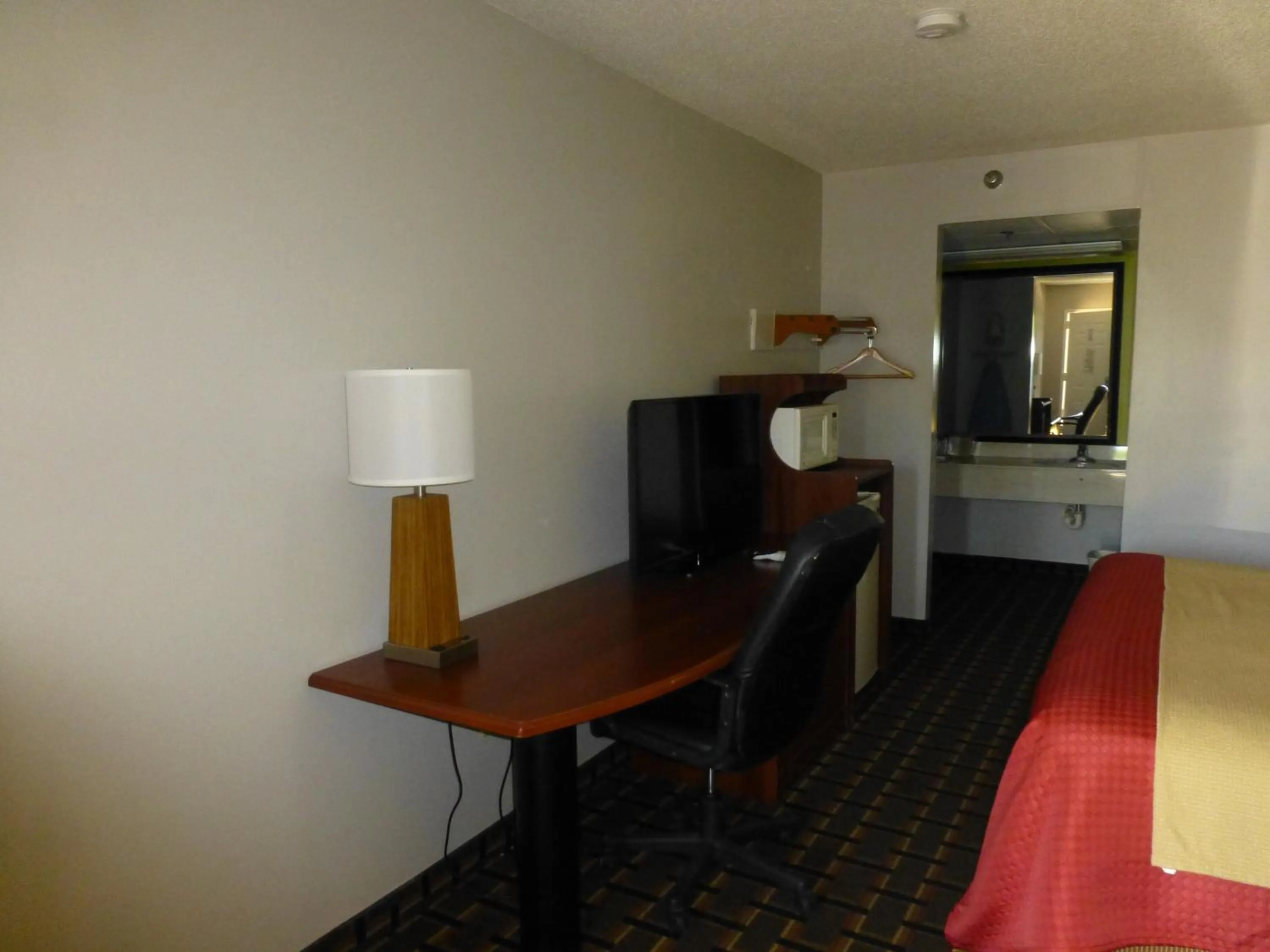 Bed in Coach Inn - Summerville