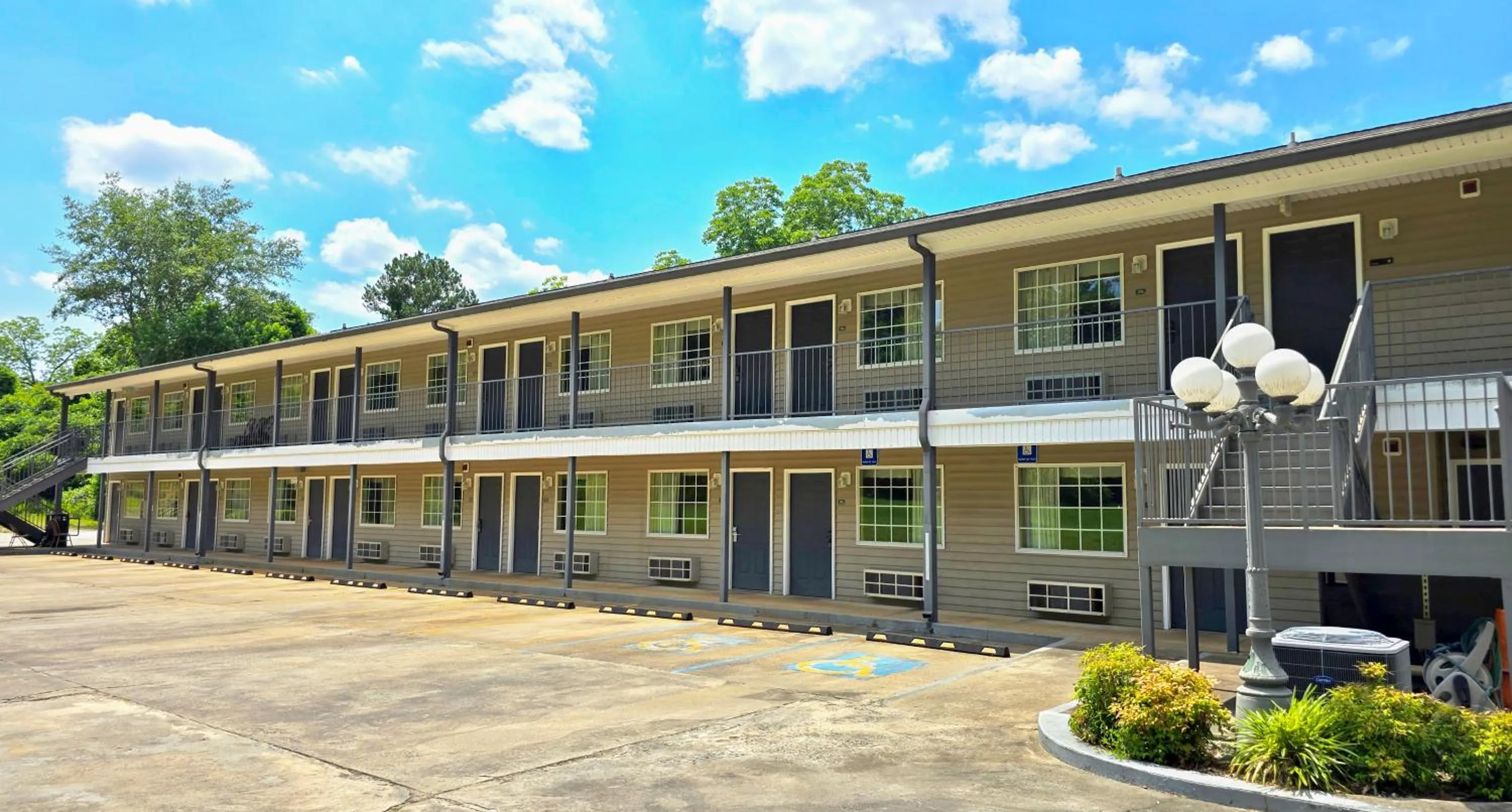 Property building in Meriwether Country Inn