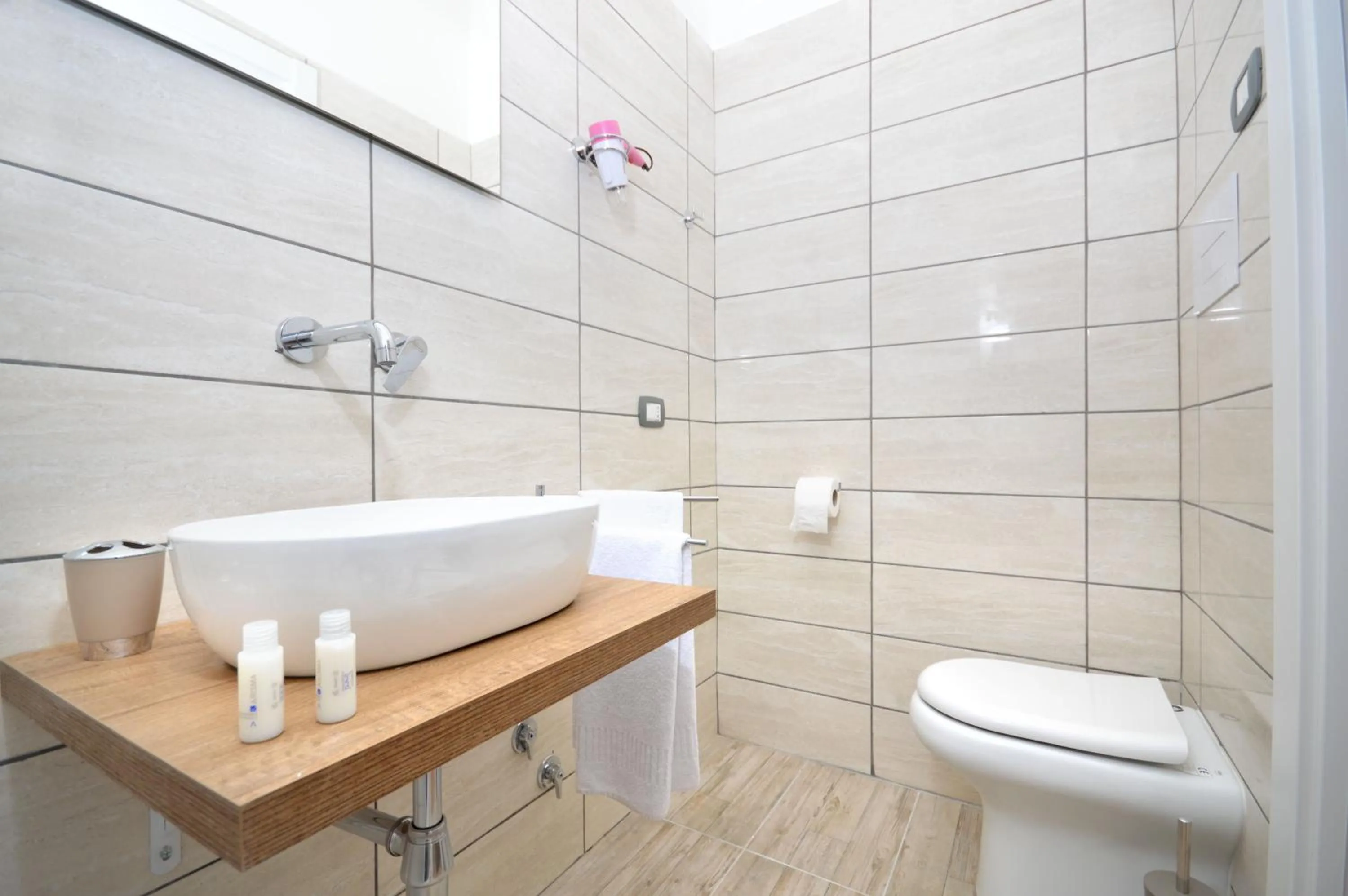 Toilet in B&BCentral Station Napoli