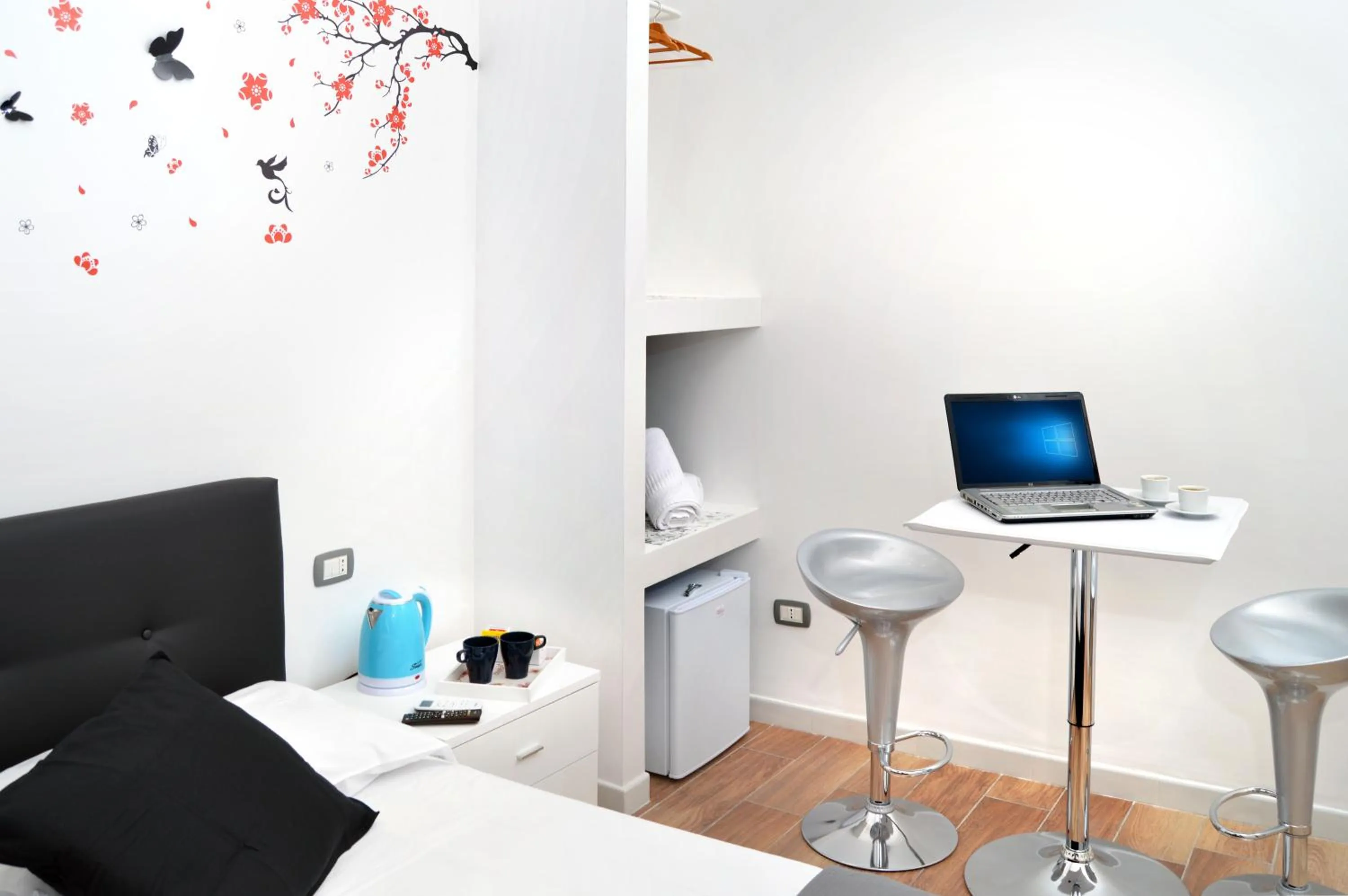 Photo of the whole room in B&BCentral Station Napoli