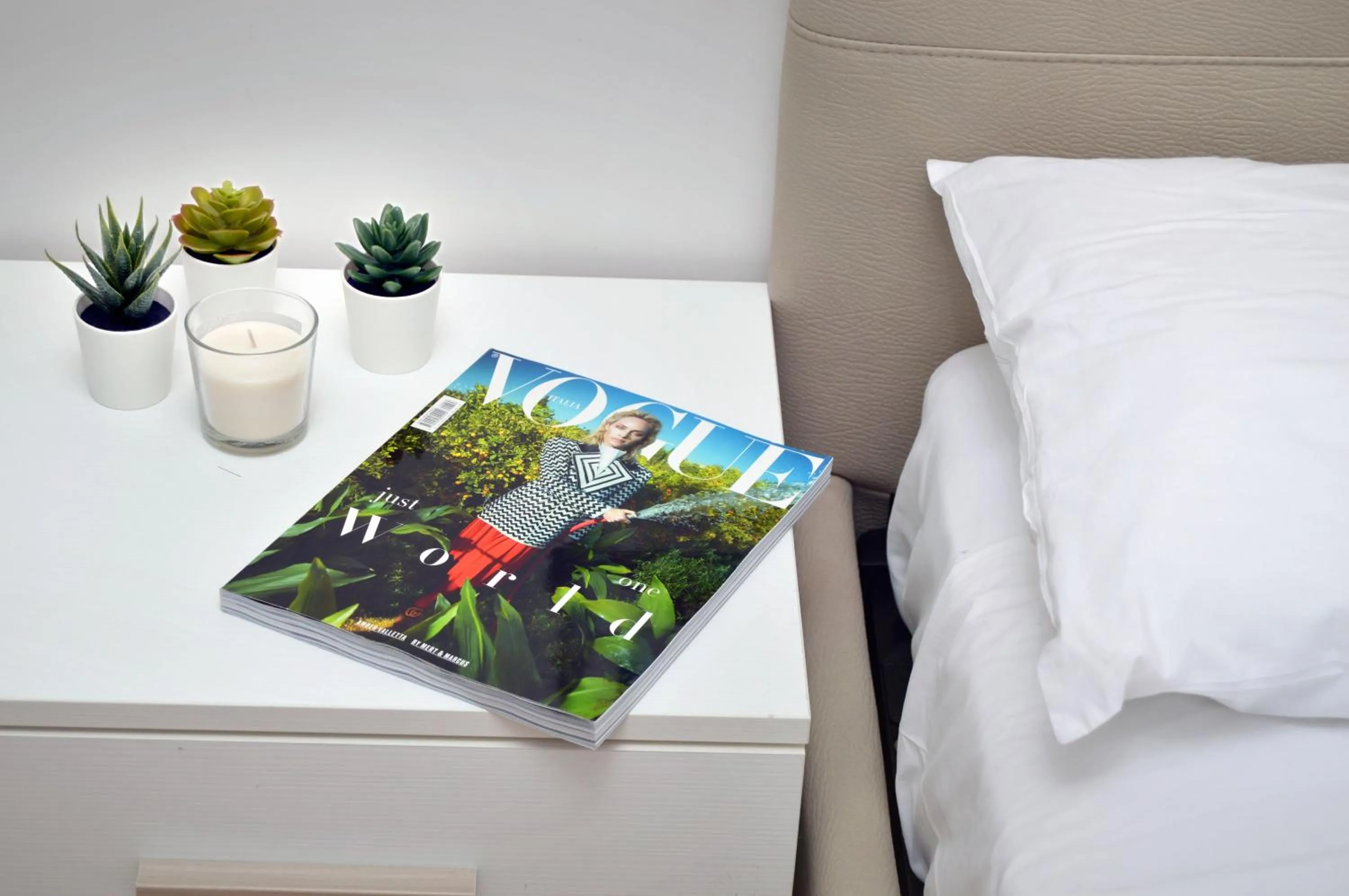 Decorative detail, Bed in B&BCentral Station Napoli