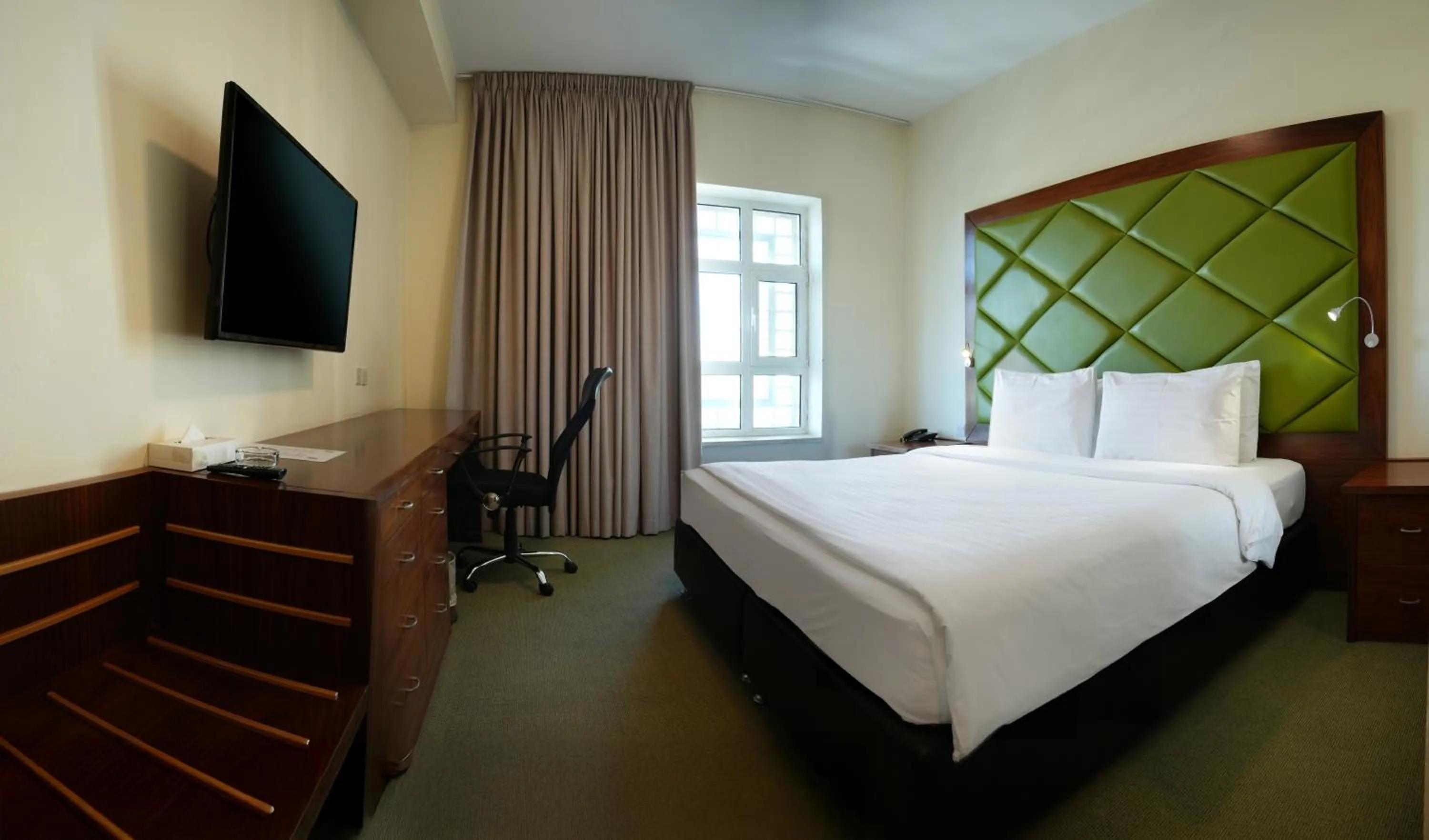 Photo of the whole room, Bed in Holyland Hotel Amman