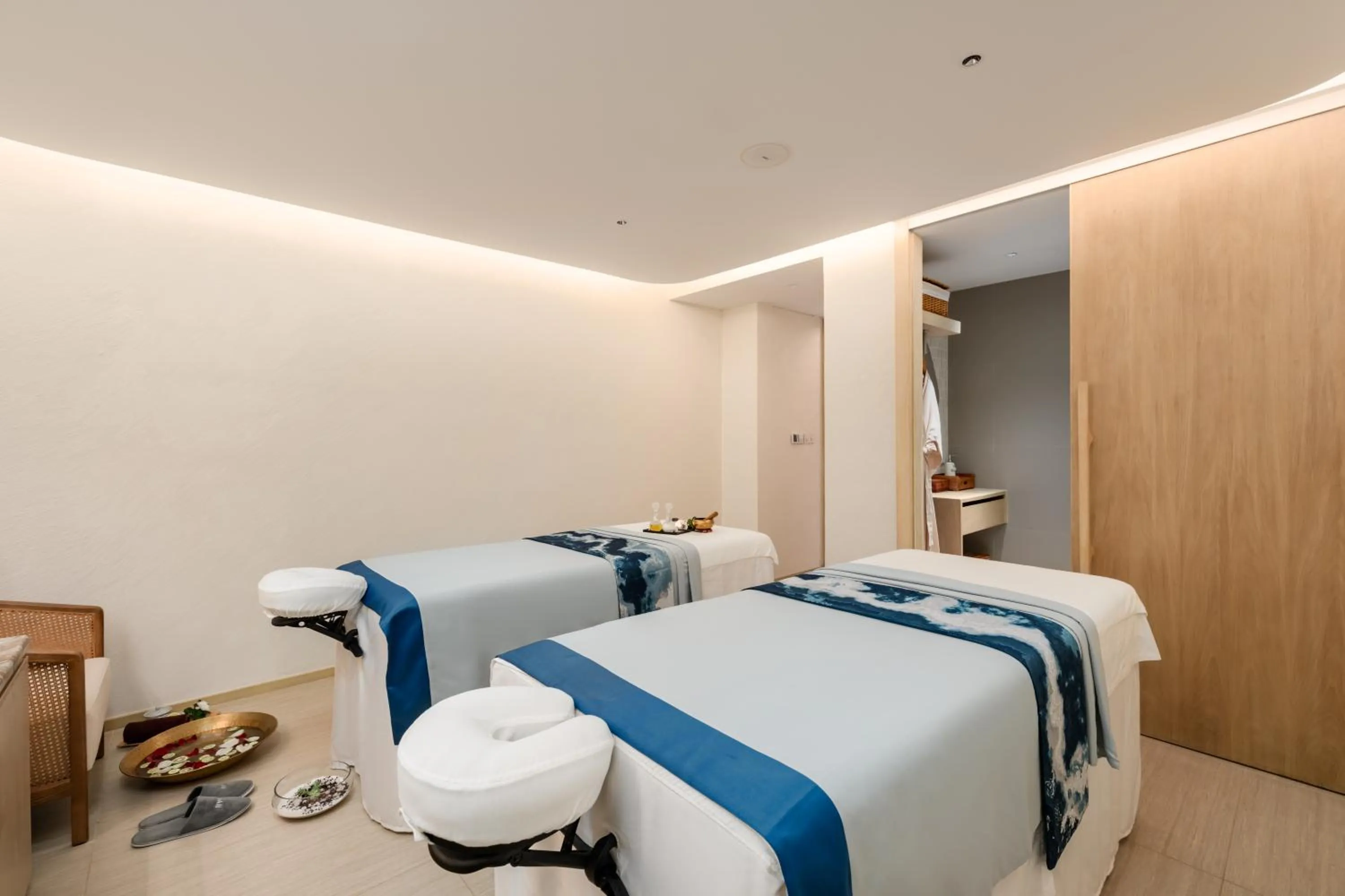 Massage, Bed in SAii Laguna Phuket