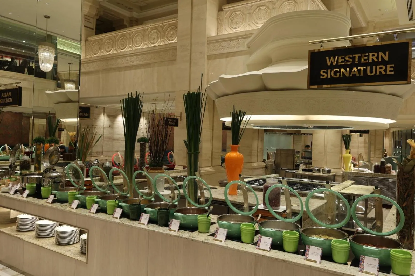 Restaurant/places to eat in ITC Grand Chola, a Luxury Collection Hotel, Chennai