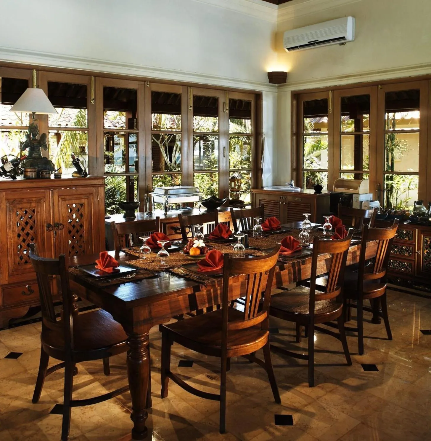 Restaurant/places to eat in Villa Stefan