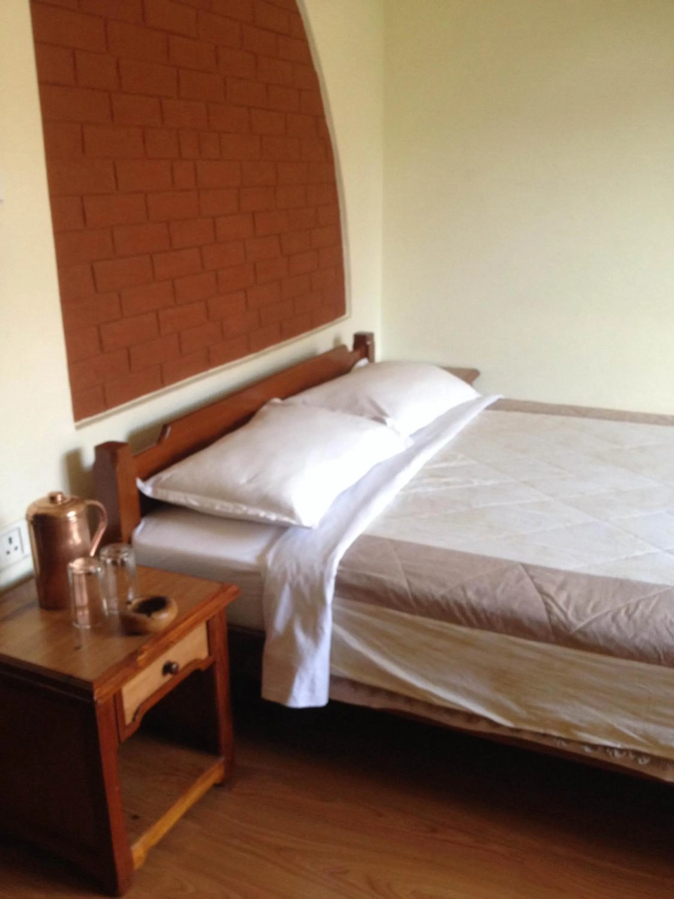 Bed in Vardan Resort n' Apartment