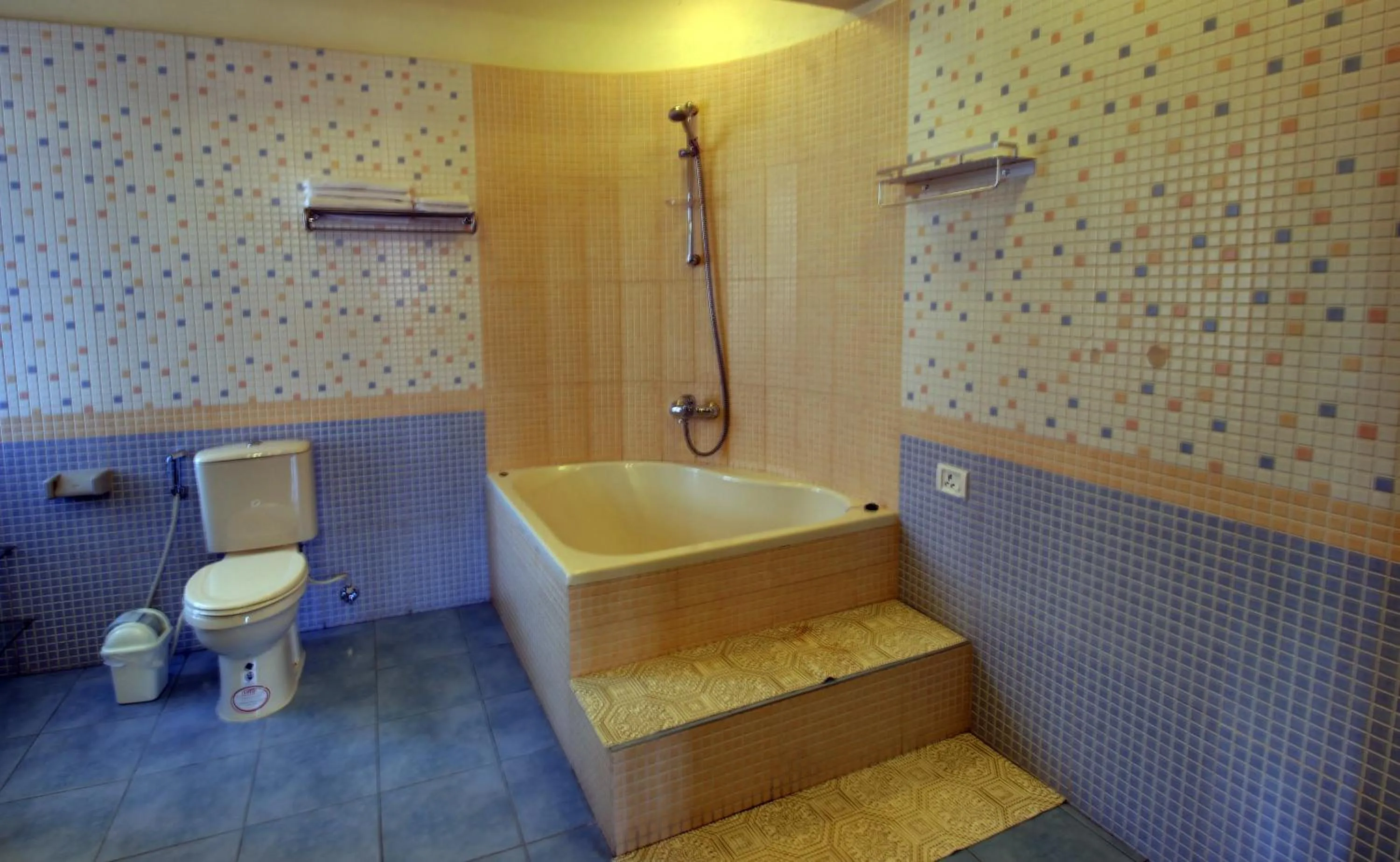 Vardan Resort n' Apartment