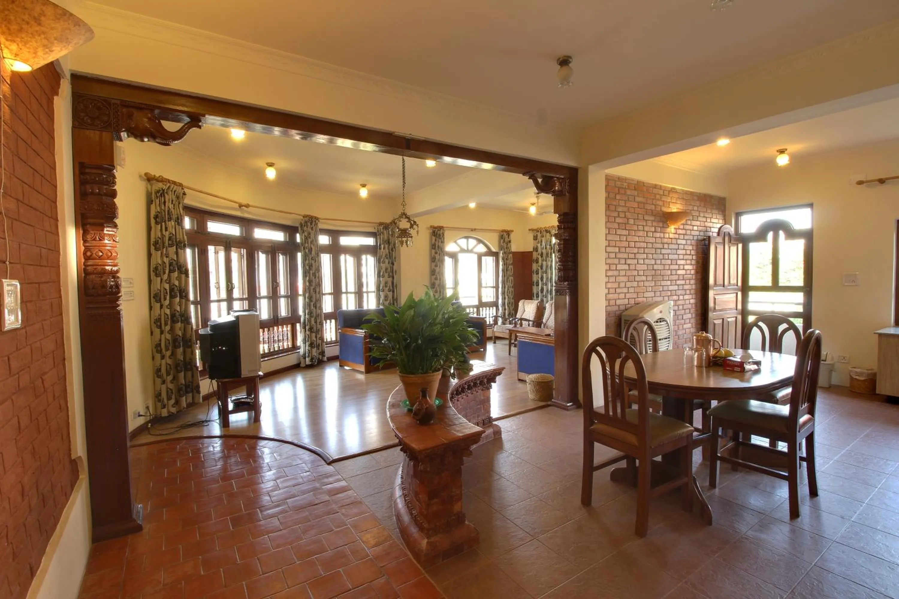 Vardan Resort n' Apartment