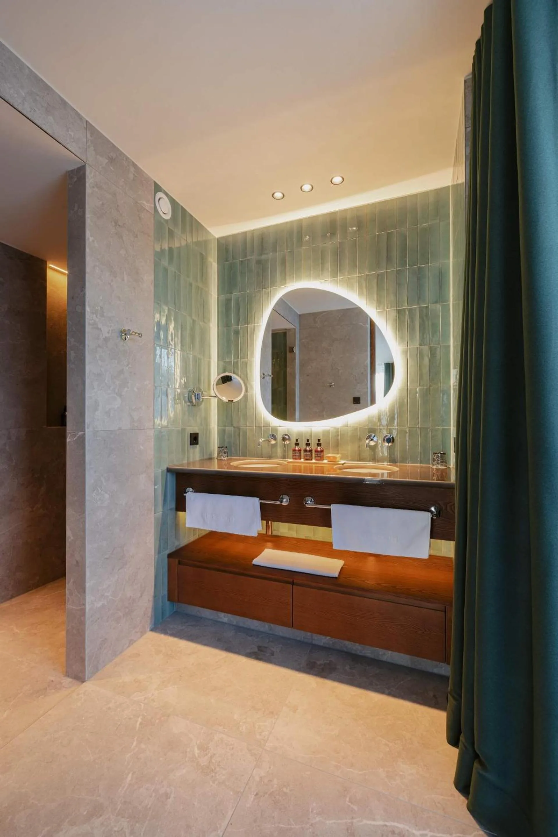 Bathroom in NEW Hotel Kristberg in Lech - new opening since December 2025