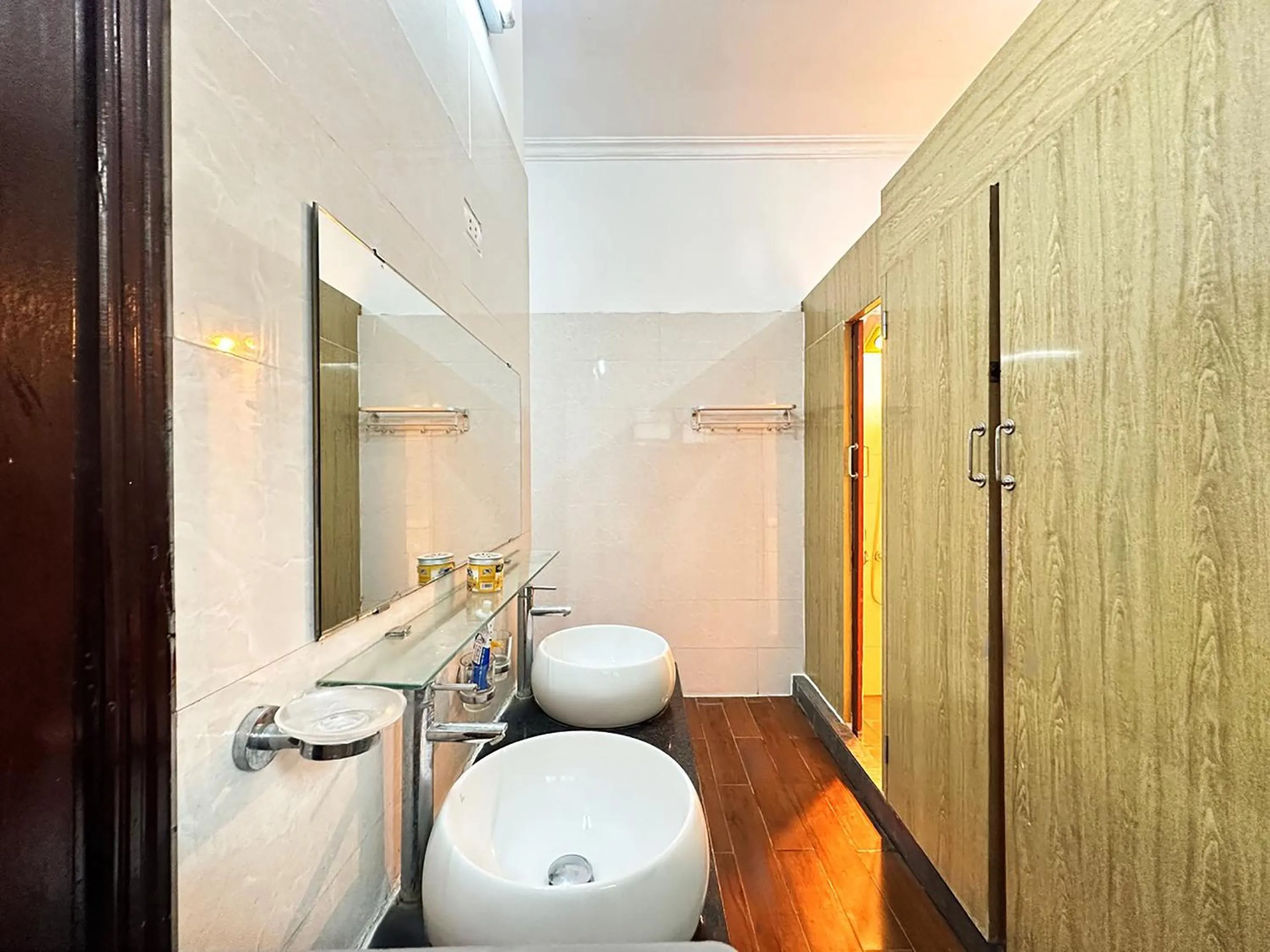 Shower in Tuna Homestay Hanoi & Experience