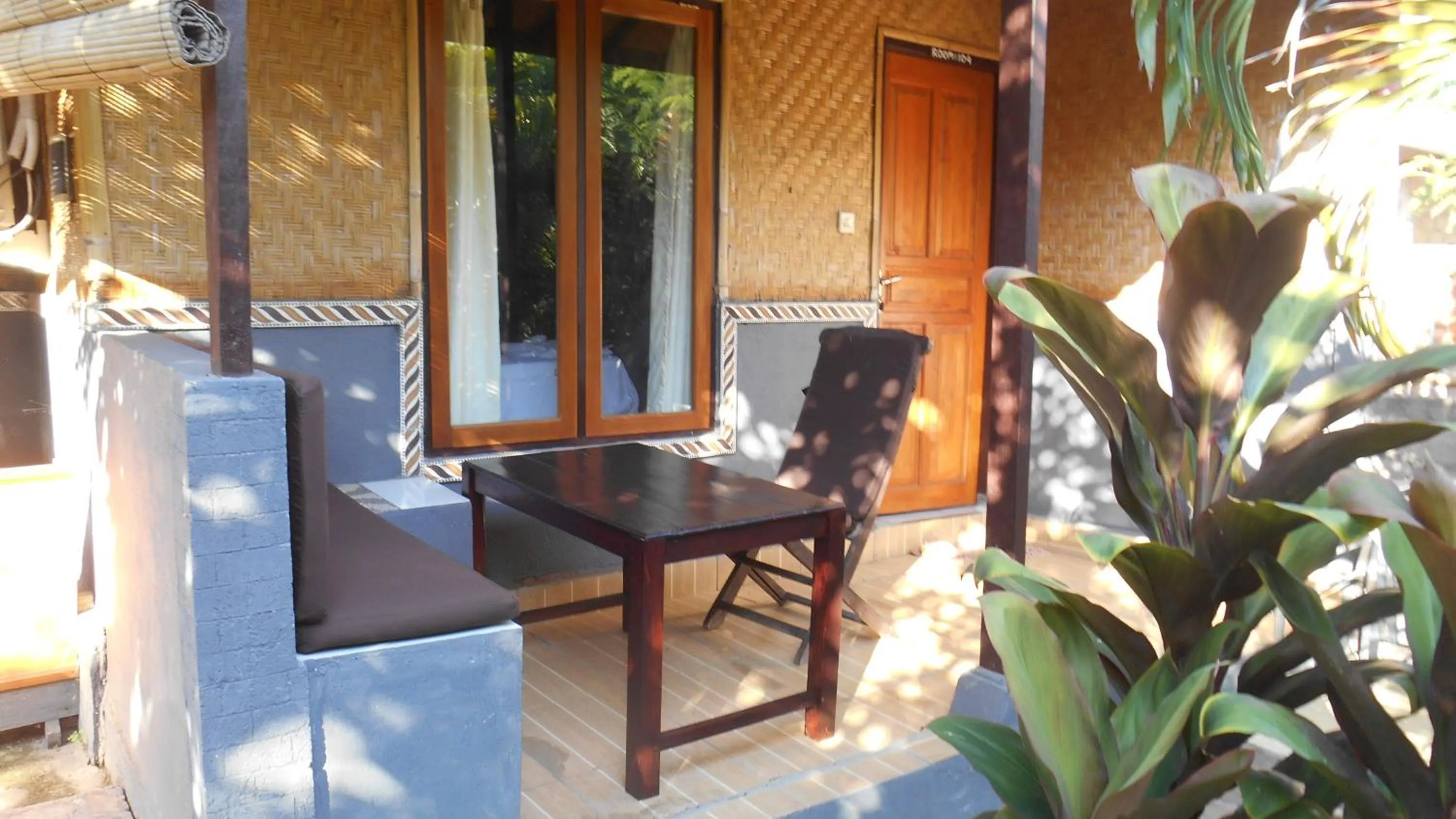 Breakfast in Taman Menjangan by SnorkelingMenjangan