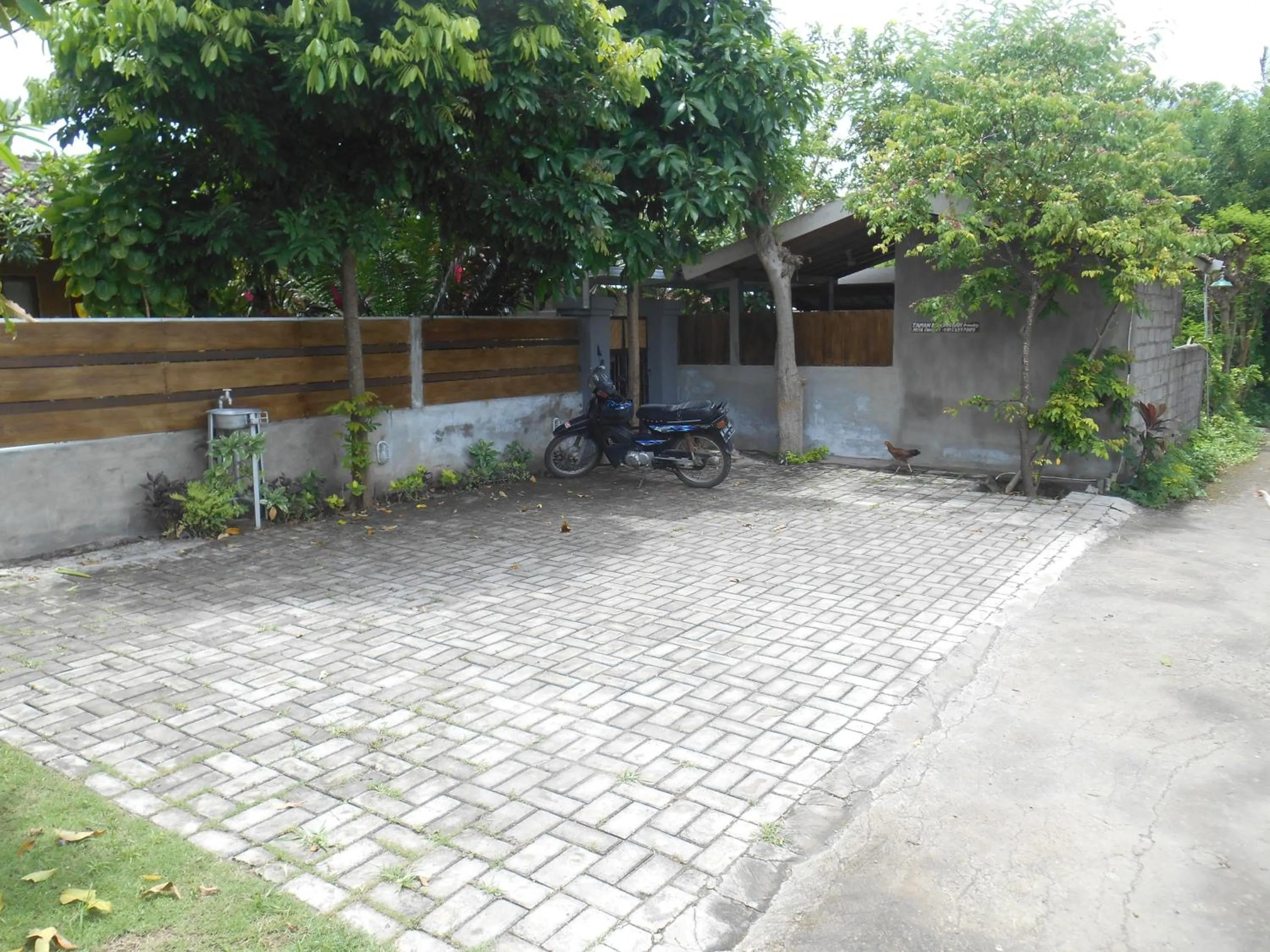 Property building in Taman Menjangan homestay by SnorkelingMenjangan