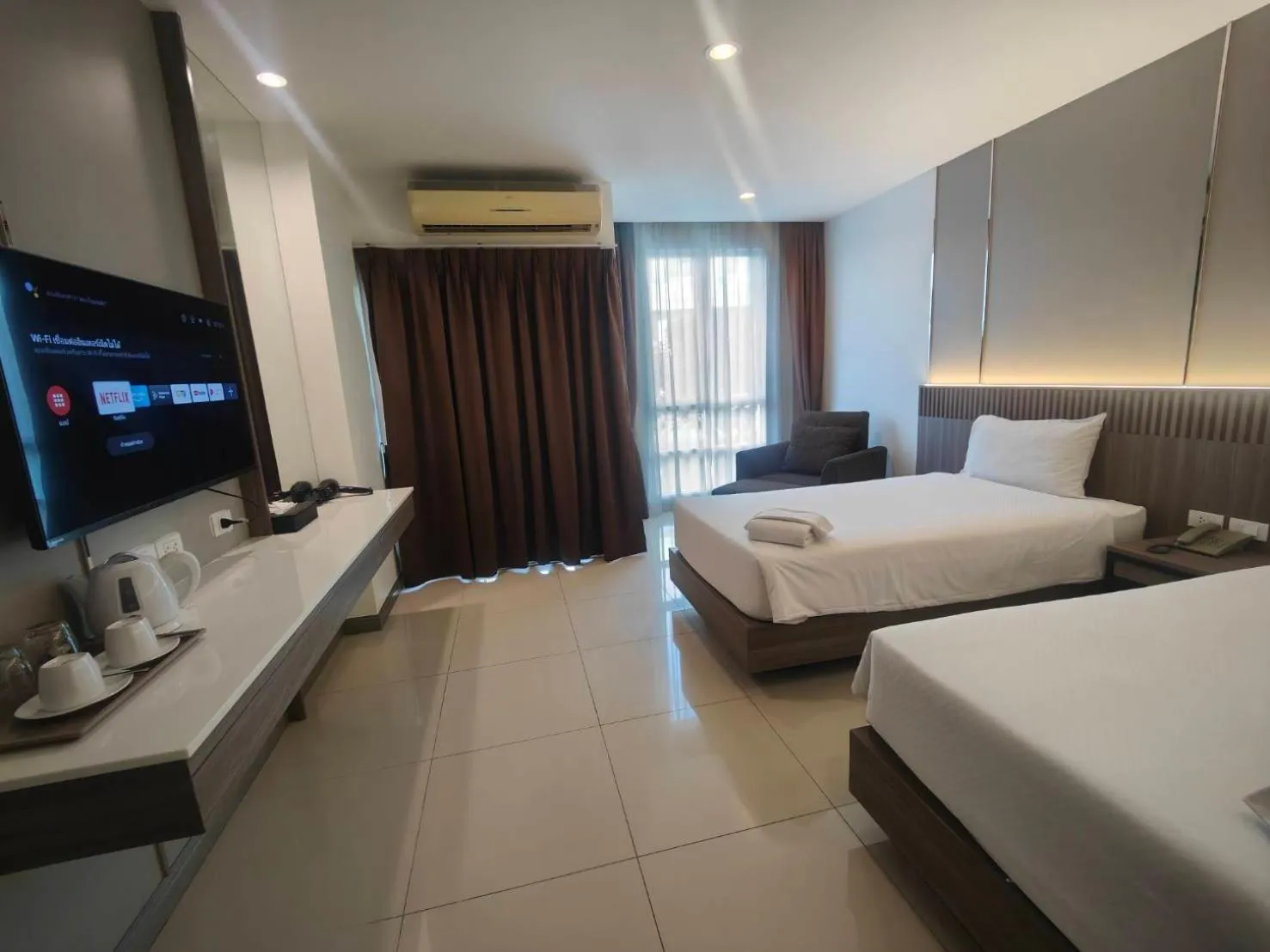 Bedroom, Bed in Crystal Suites Suvarnbhumi Airport