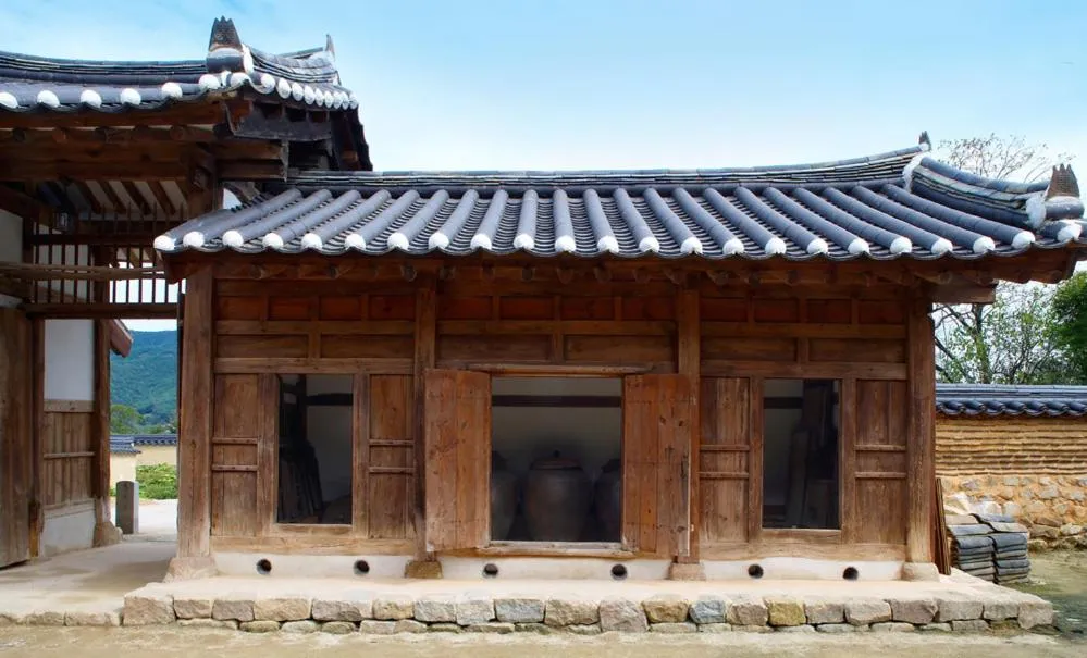 Property building in Bukchondaek