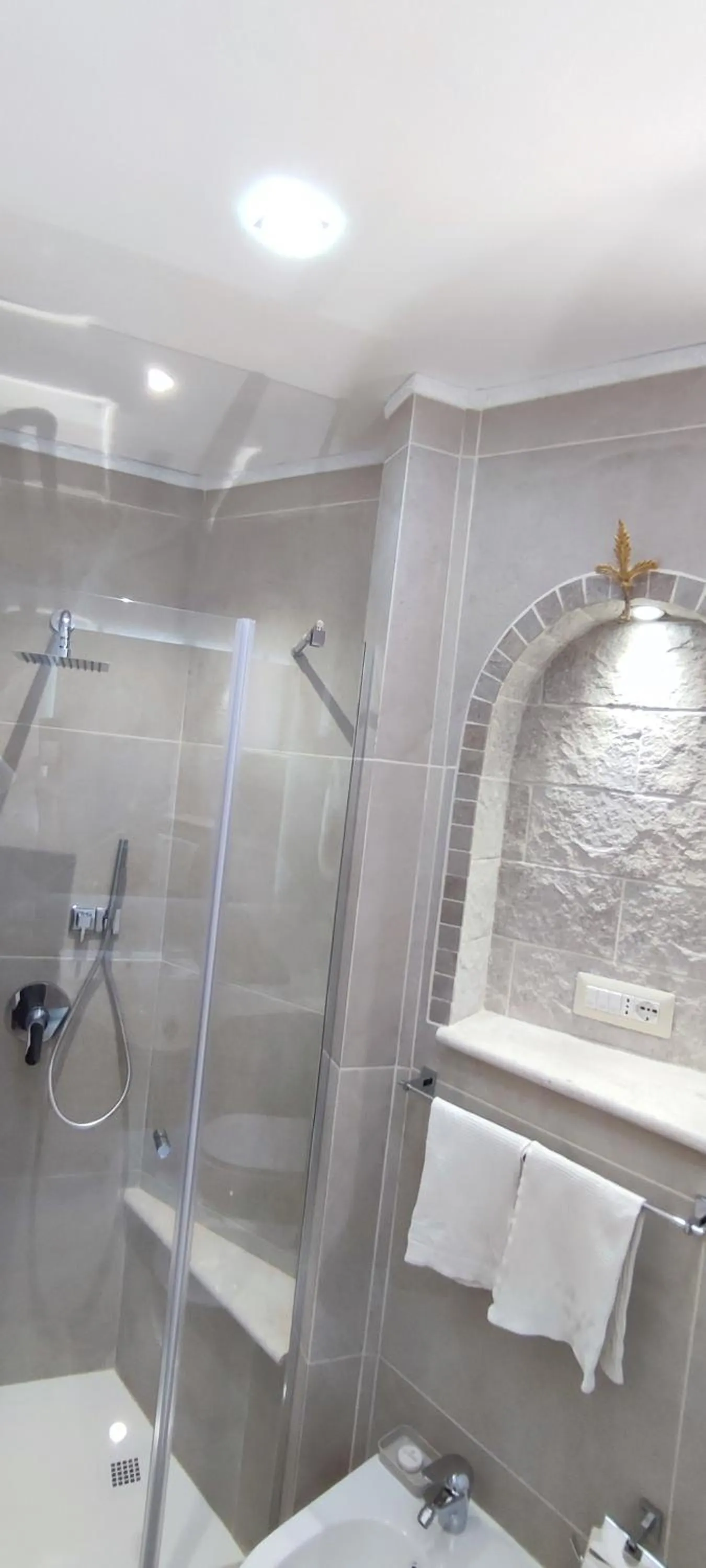 Shower in Villa Arianna B&B