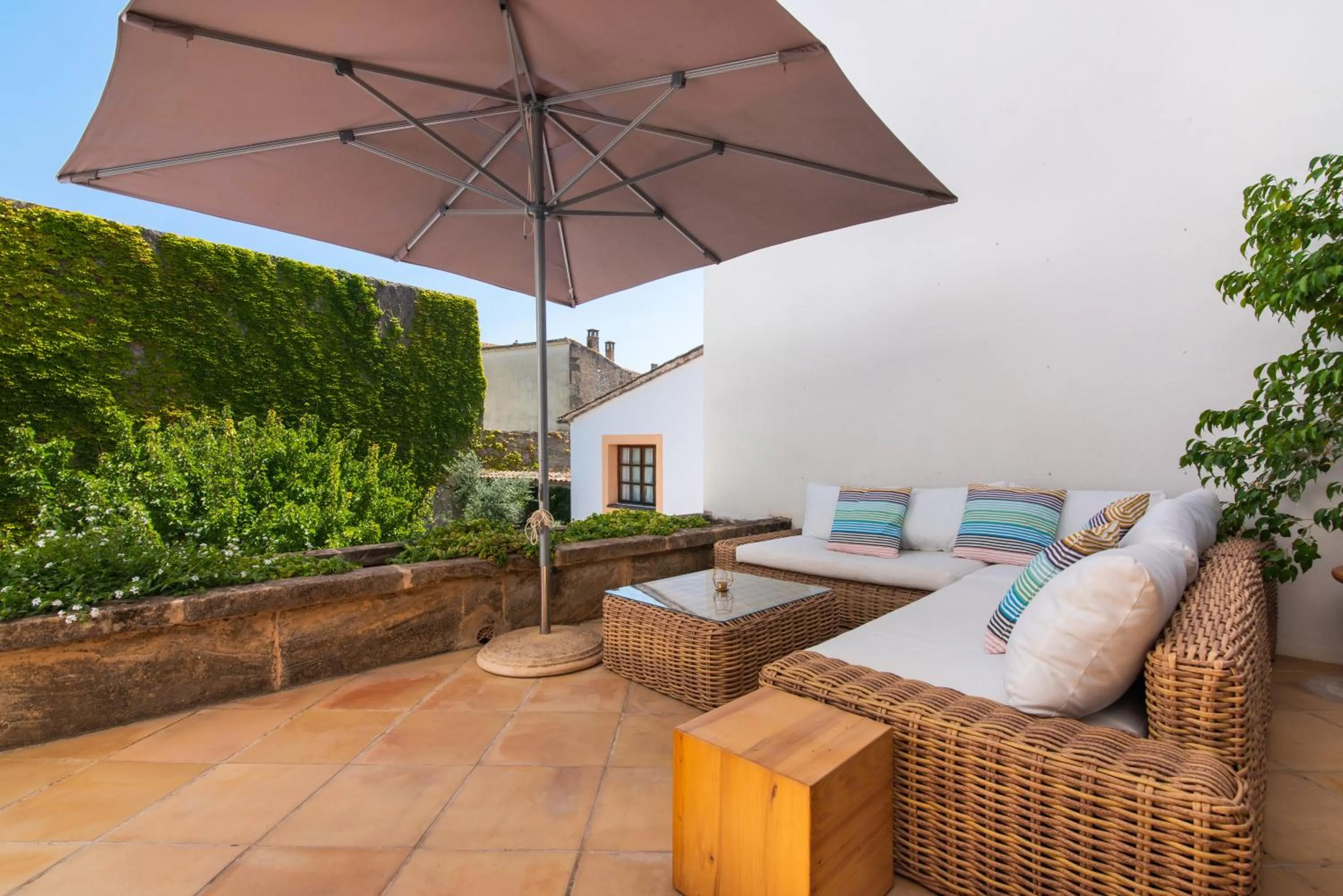 Spring in Hotel Can Moragues