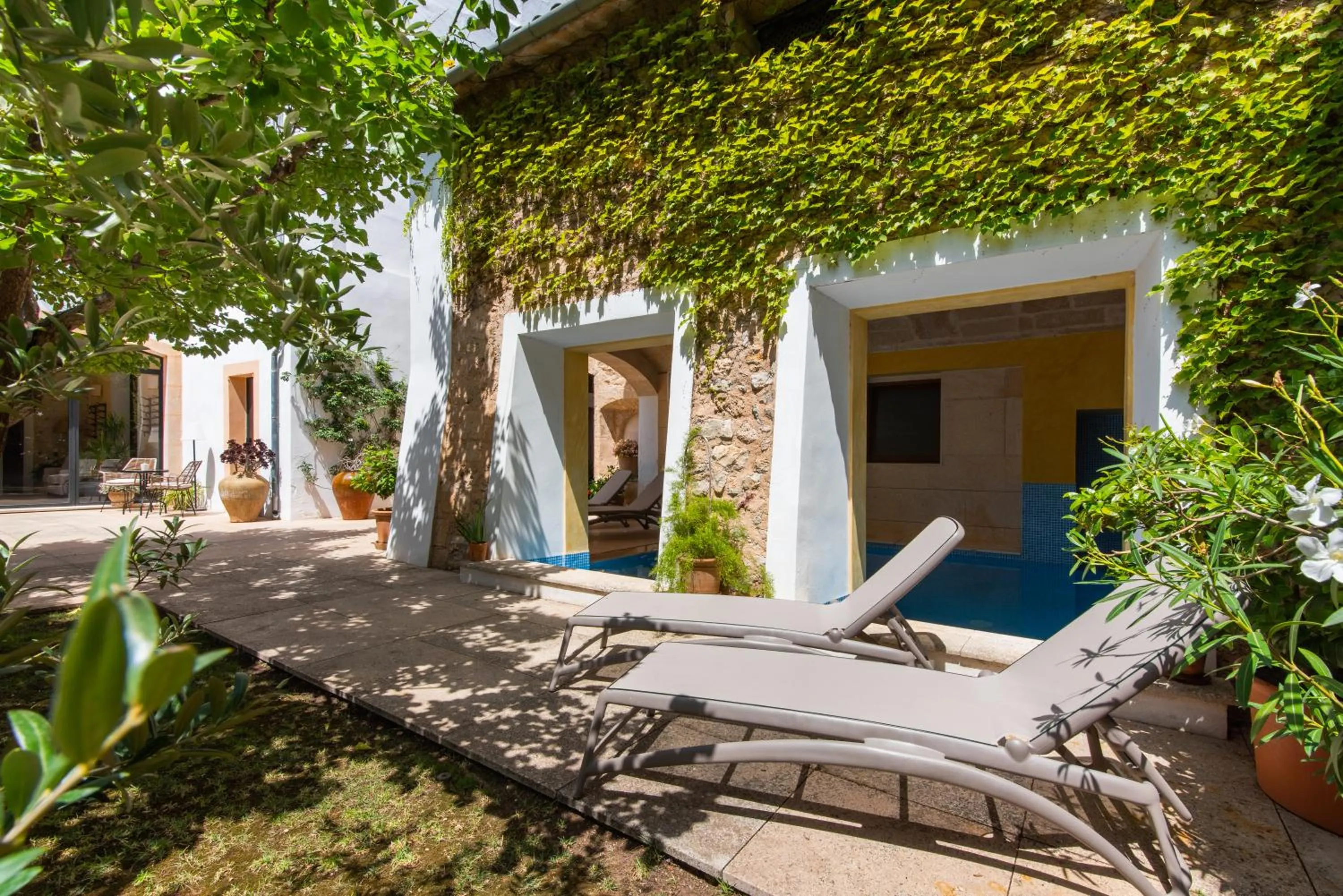 Swimming pool in Hotel Can Moragues