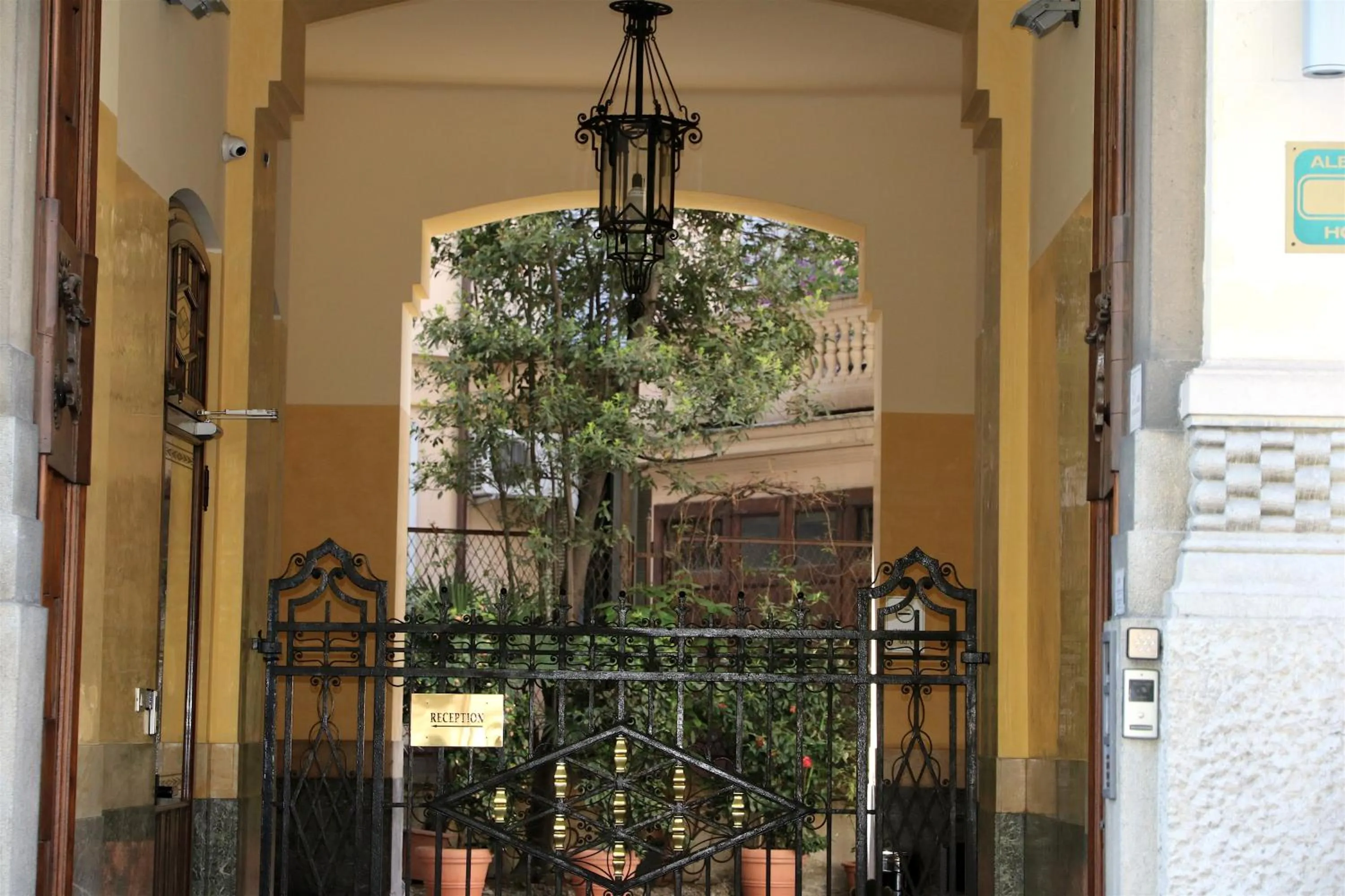 Facade/entrance in Hotel Palladio