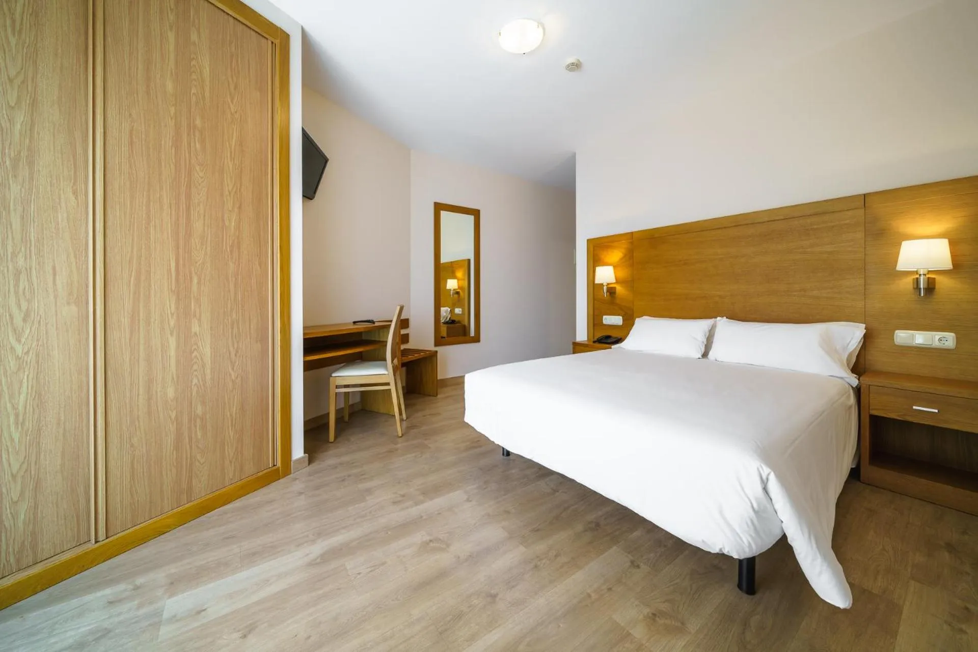 Photo of the whole room, Bed in Hotel El Puente