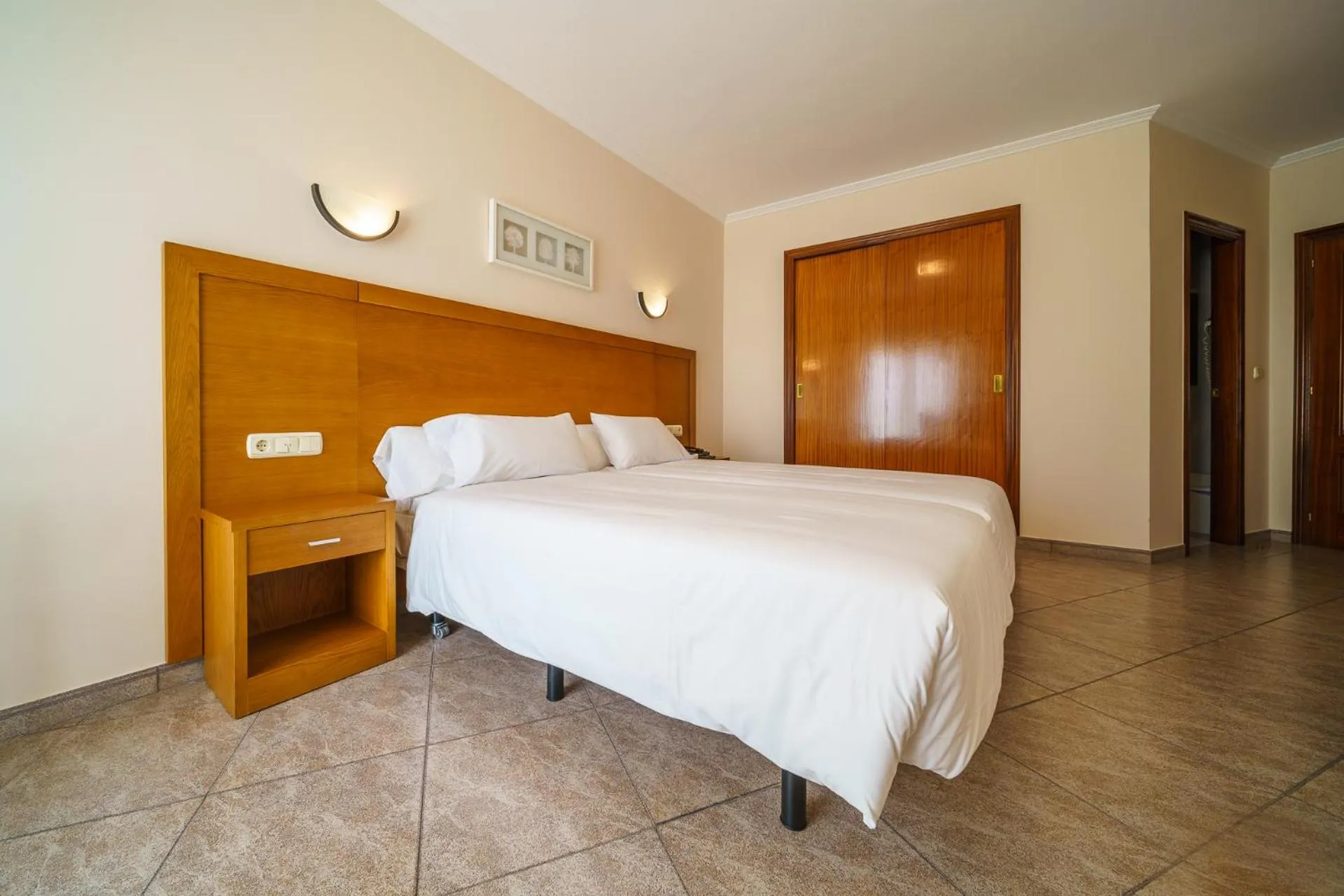 Photo of the whole room, Bed in Hotel El Puente