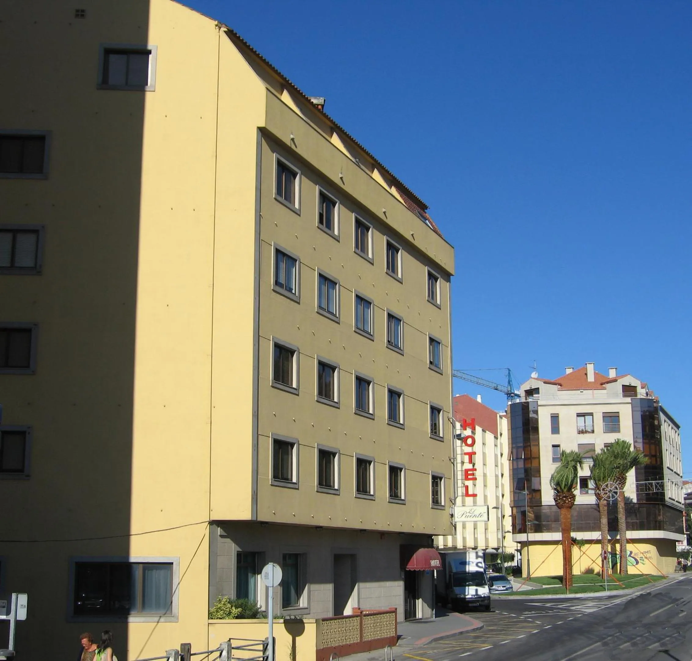 Property building in Hotel El Puente