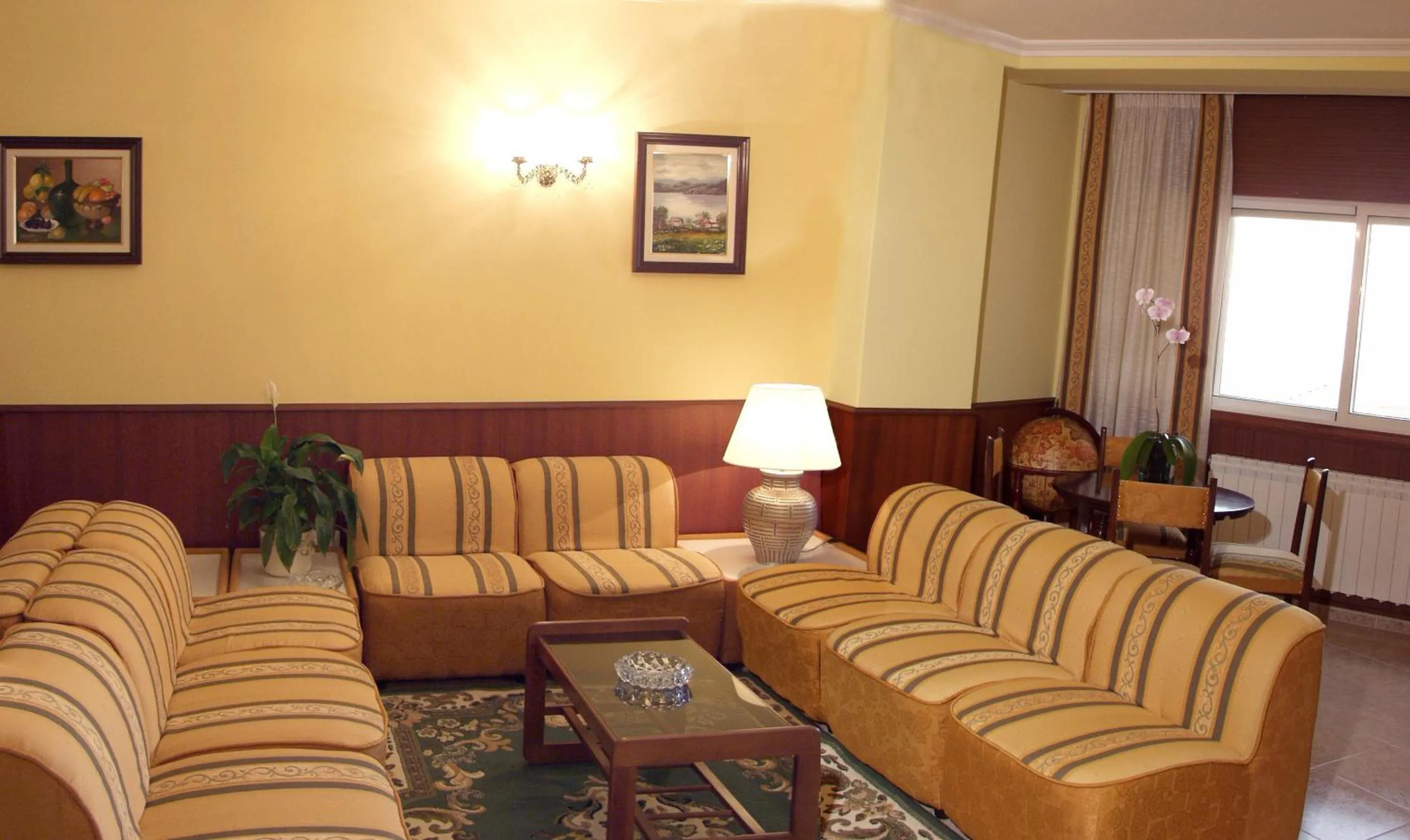 Living room in Hotel El Puente