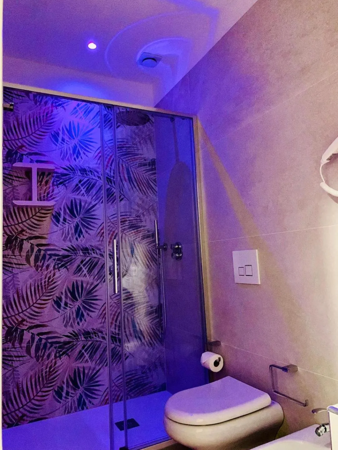 Shower in Bed and Breakfast D'Angelo