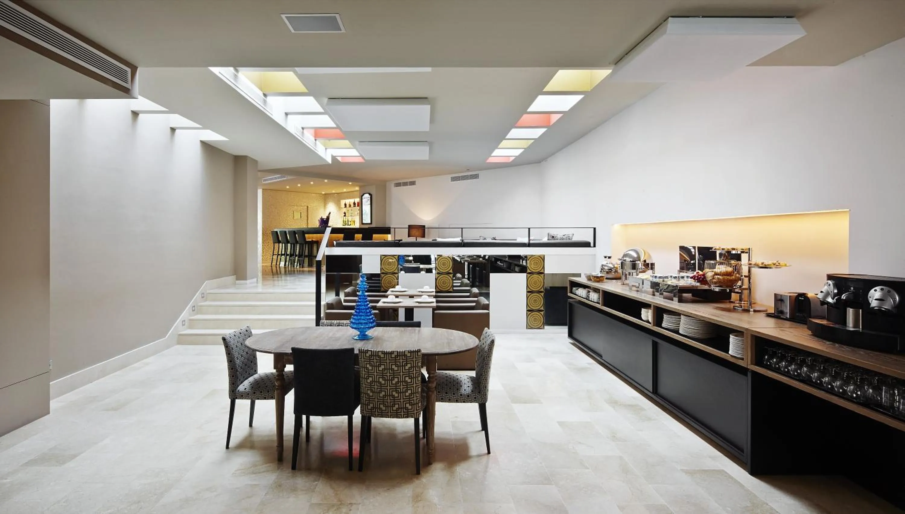 Restaurant/places to eat in Hotel Palladium