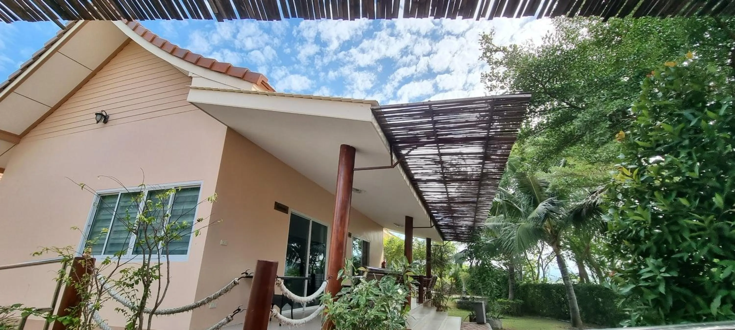 Property building in Chang Noi Hua Hin Pranburi fully accessible barrierefrei resort