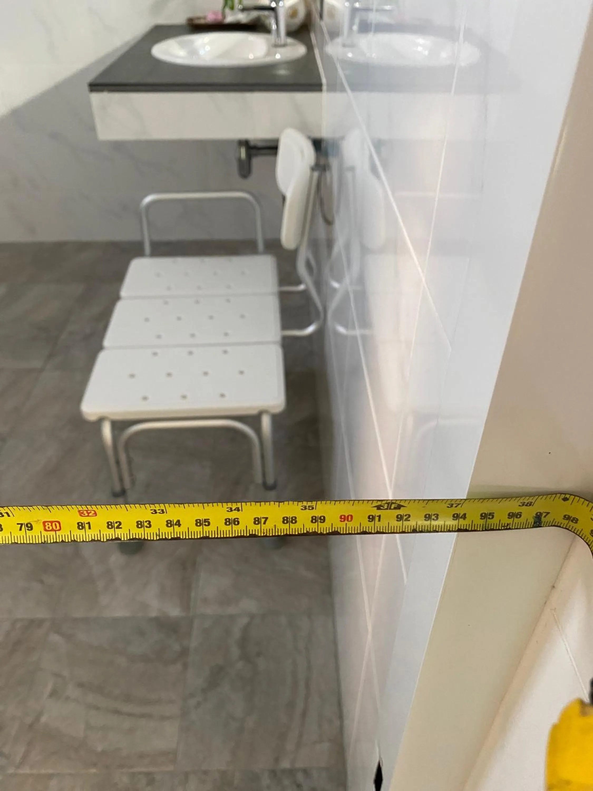 Bathroom in Chang Noi Hua Hin Pranburi fully accessible barrierefrei resort