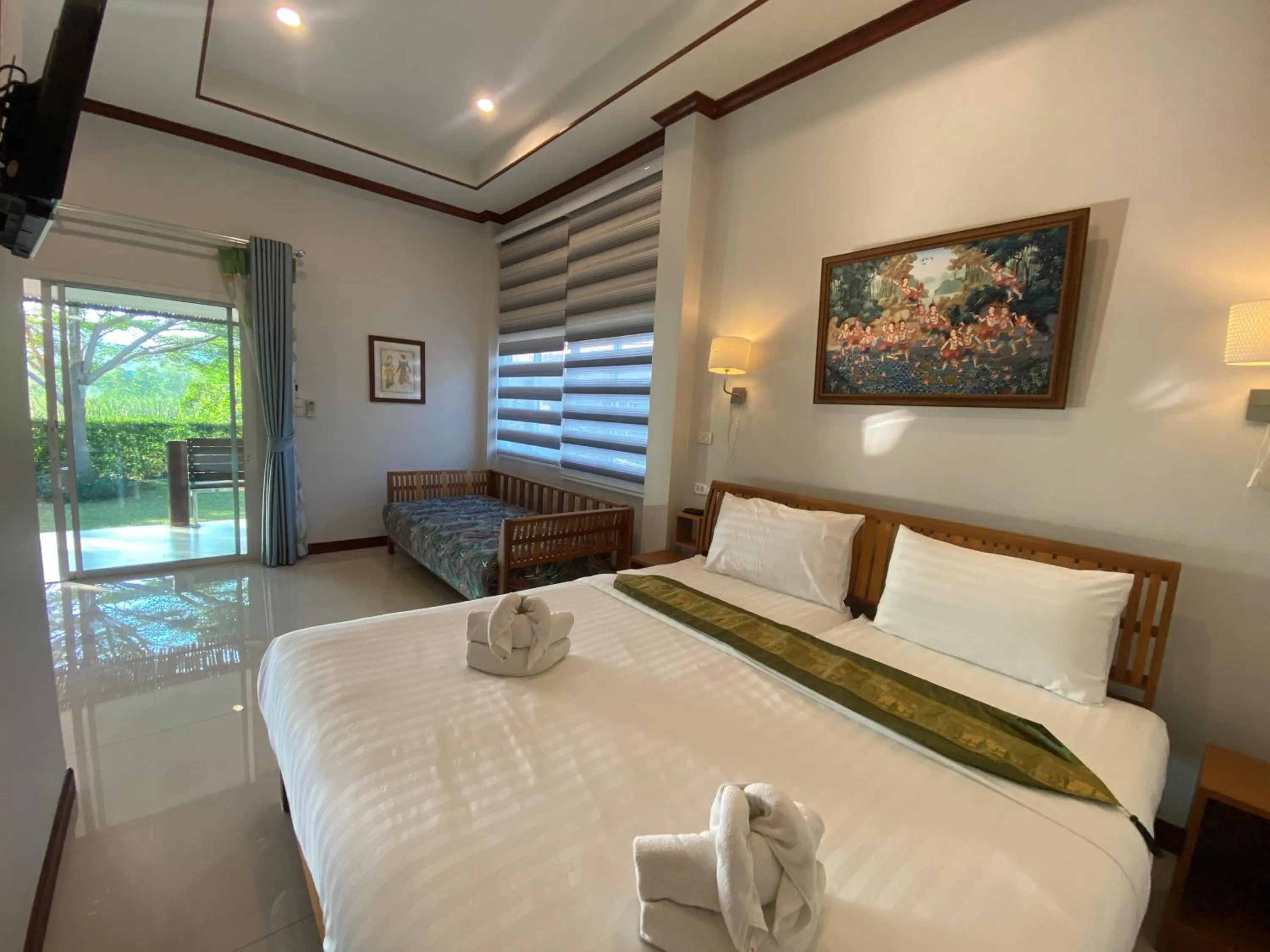Photo of the whole room, Bed in Chang Noi Hua Hin Pranburi fully accessible barrierefrei resort